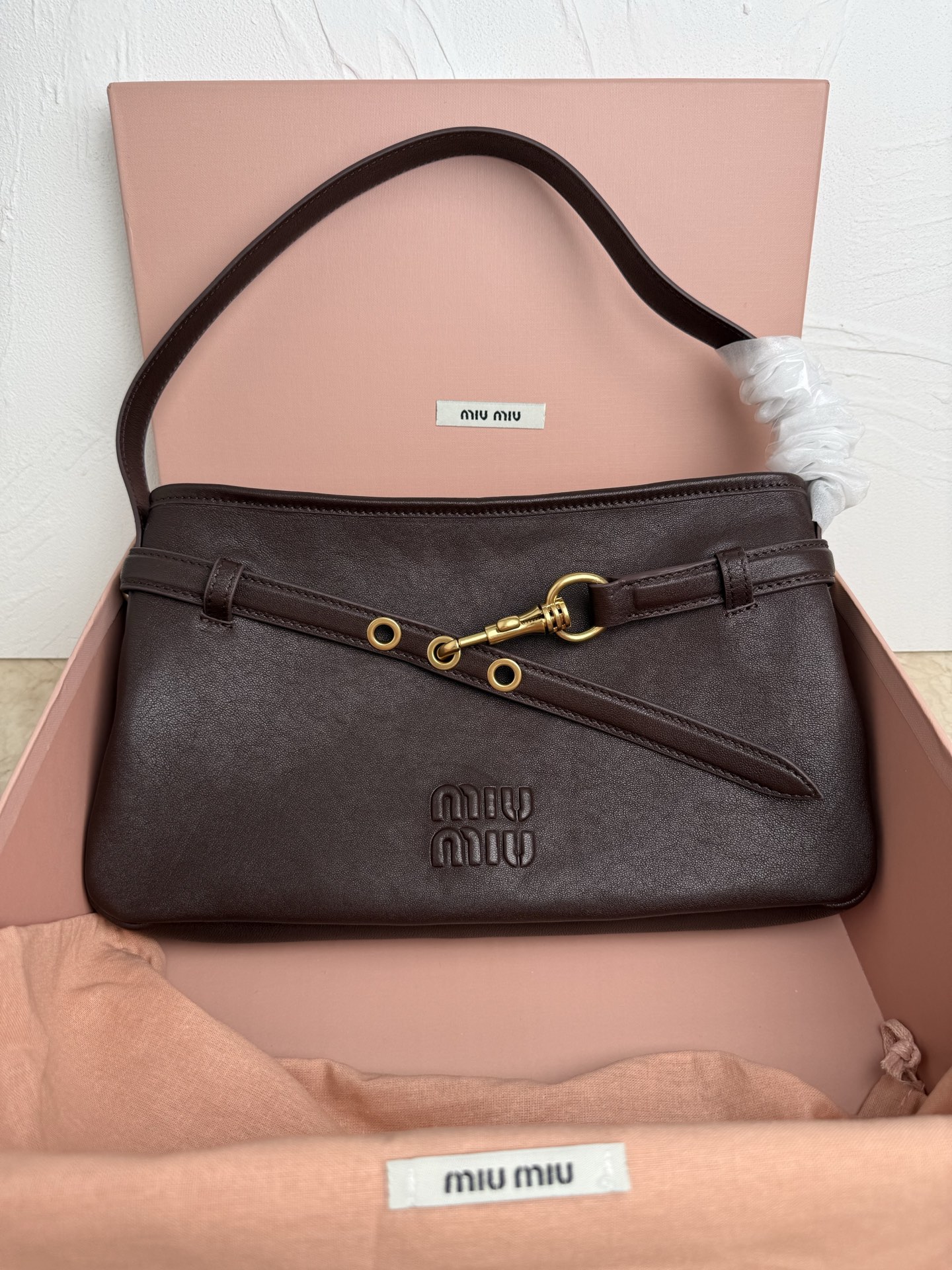 Prada 新品新品 腋下中古包 采用全新柔脂羊皮