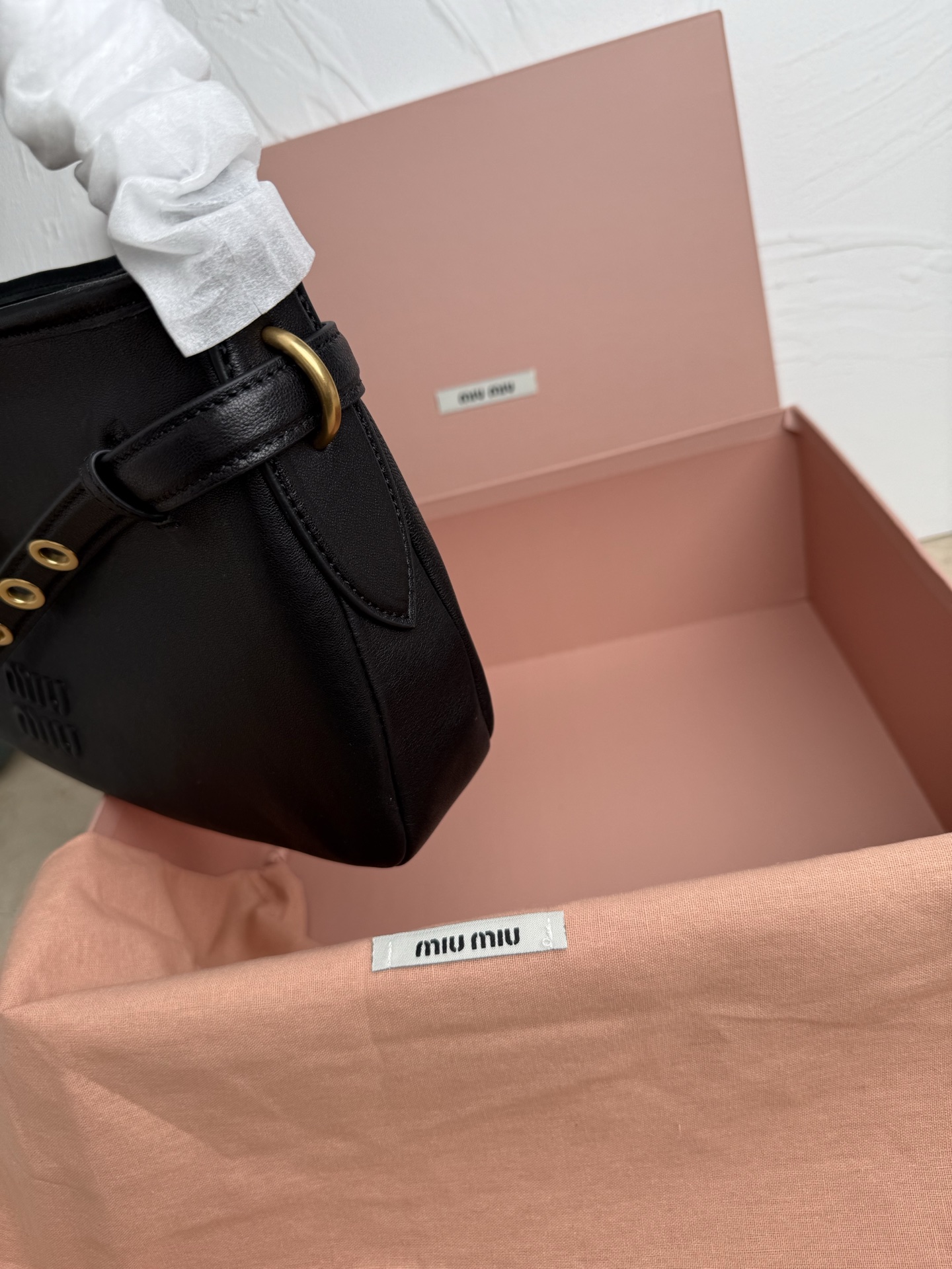 Prada 新品新品 腋下中古包 采用全新柔脂羊皮
