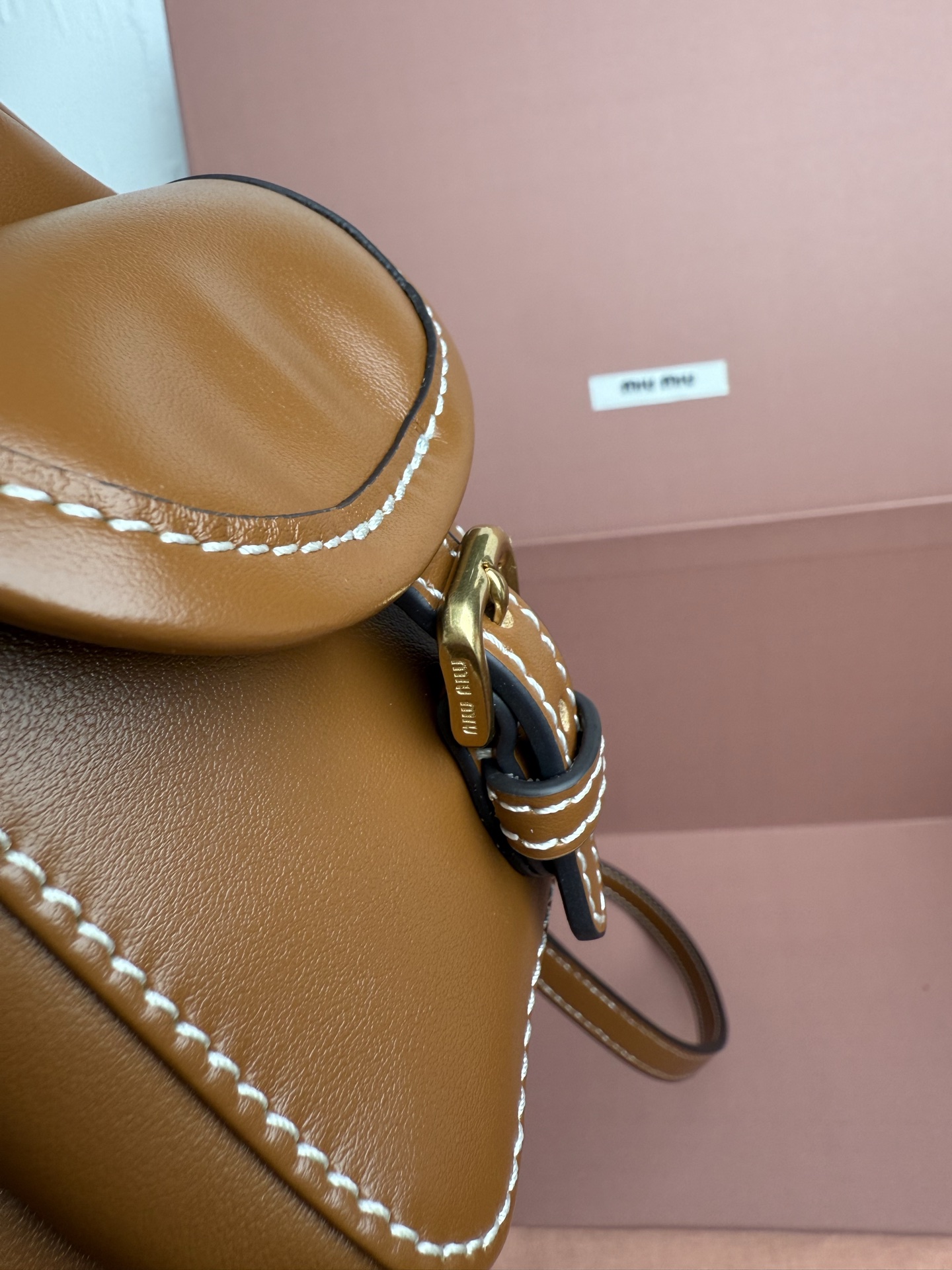 Givenchy MIU新品学院风双肩包：5BZ043高品质小牛皮的