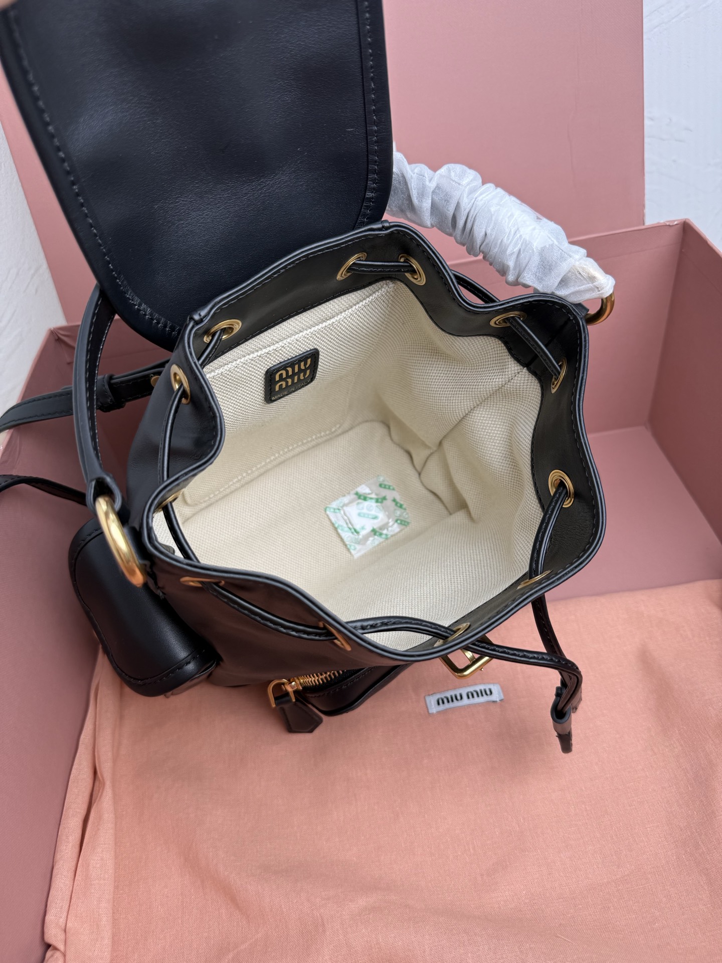 Givenchy MIU新品学院风双肩包：5BZ043高品质小牛皮的