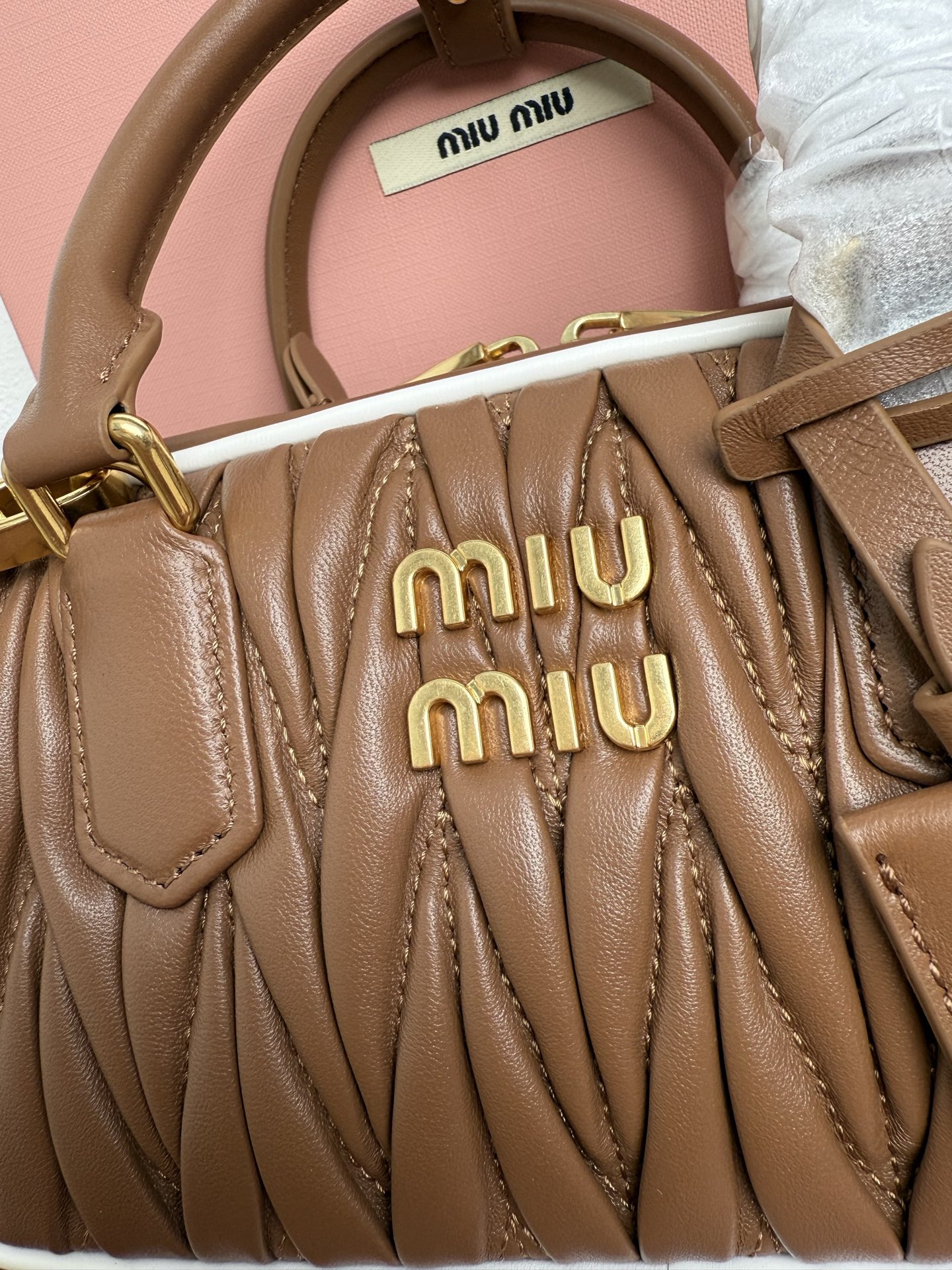 Miu Miu M家新品 5BB142M家新款保龄球包包 官网主推 今年绝对爆 款式 进口小羊皮