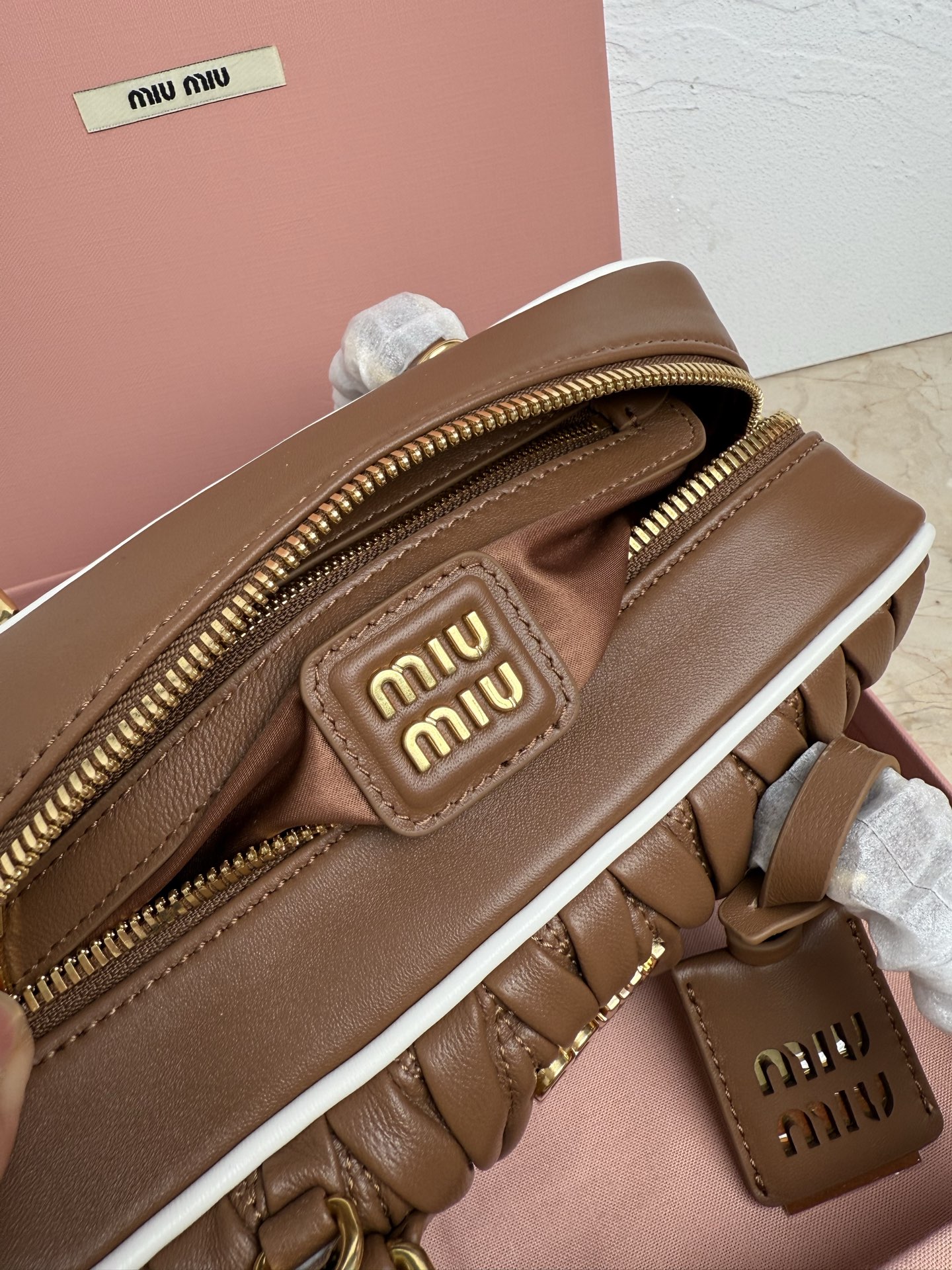 Miu Miu M家新品 5BB142M家新款保龄球包包 官网主推 今年绝对爆 款式 进口小羊皮