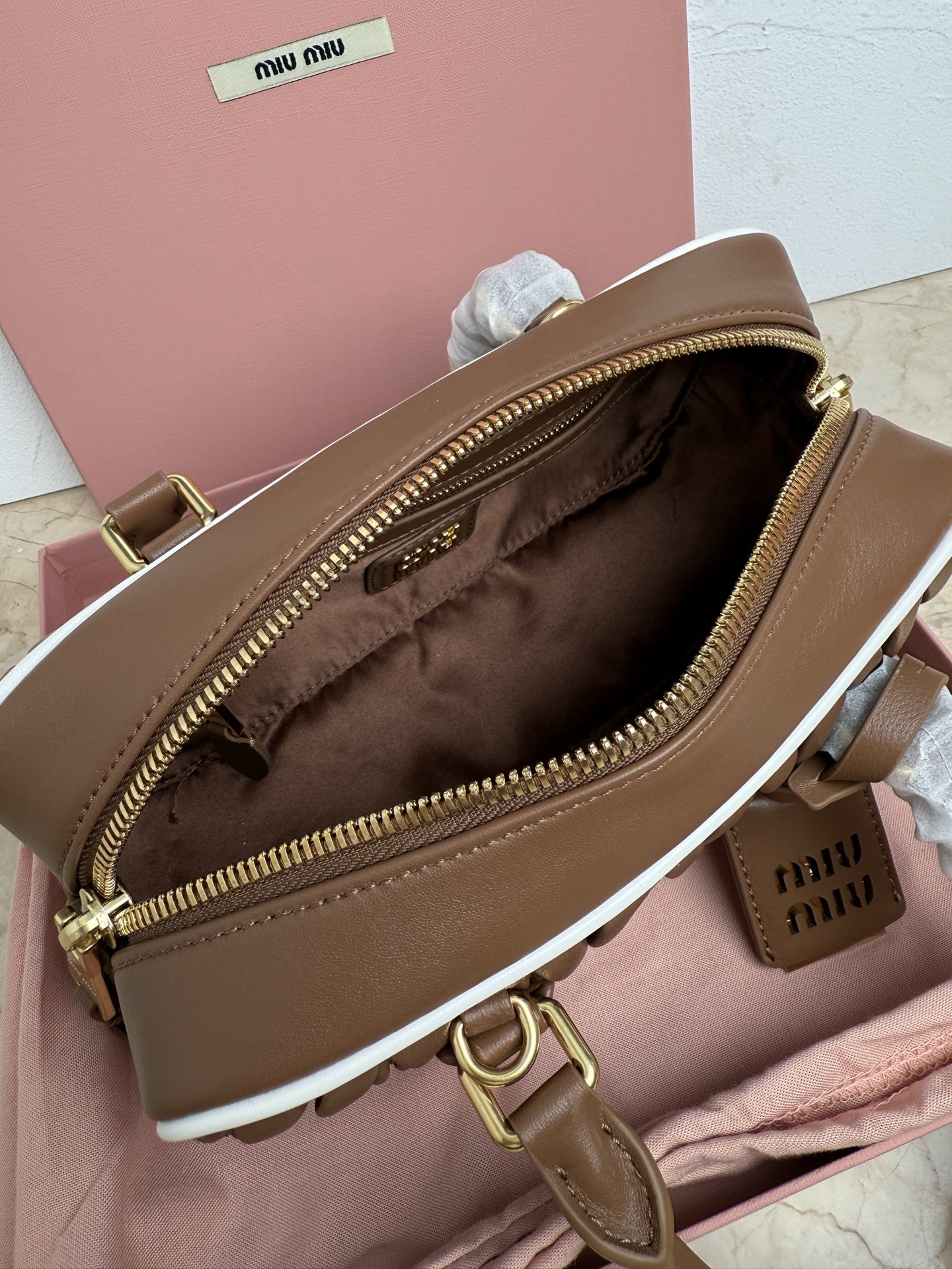 Miu Miu M家新品 5BB142M家新款保龄球包包 官网主推 今年绝对爆 款式 进口小羊皮