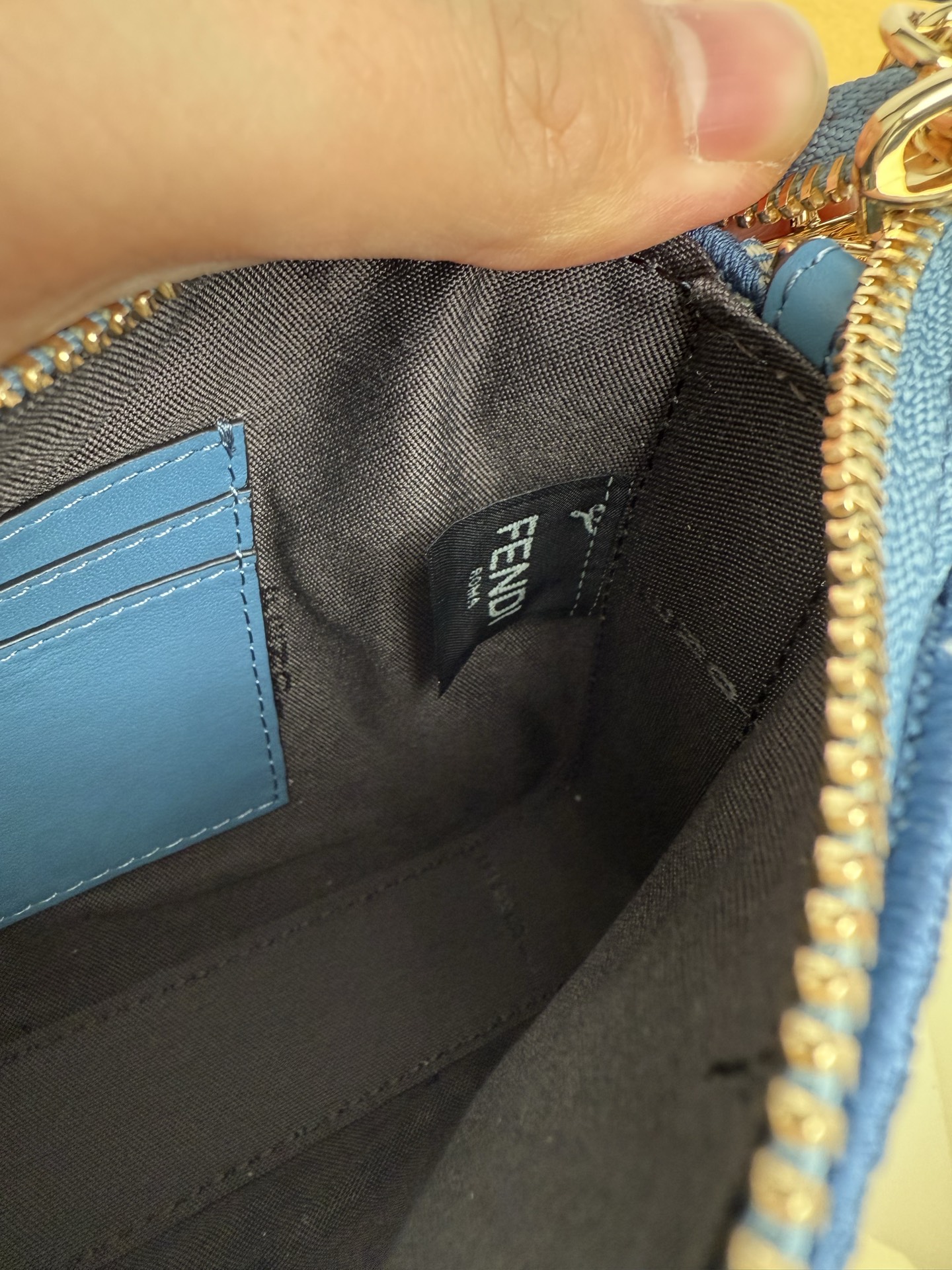 Fendi Blue Maggot Shoulder Bag with Two Belts, Various Sizes, Classic Design - 图片 8