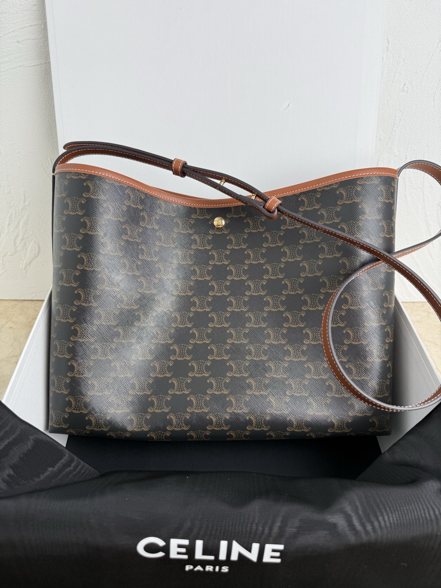Miu Miu Style Brown Top Handle Bag Lookbook Reference image 2
