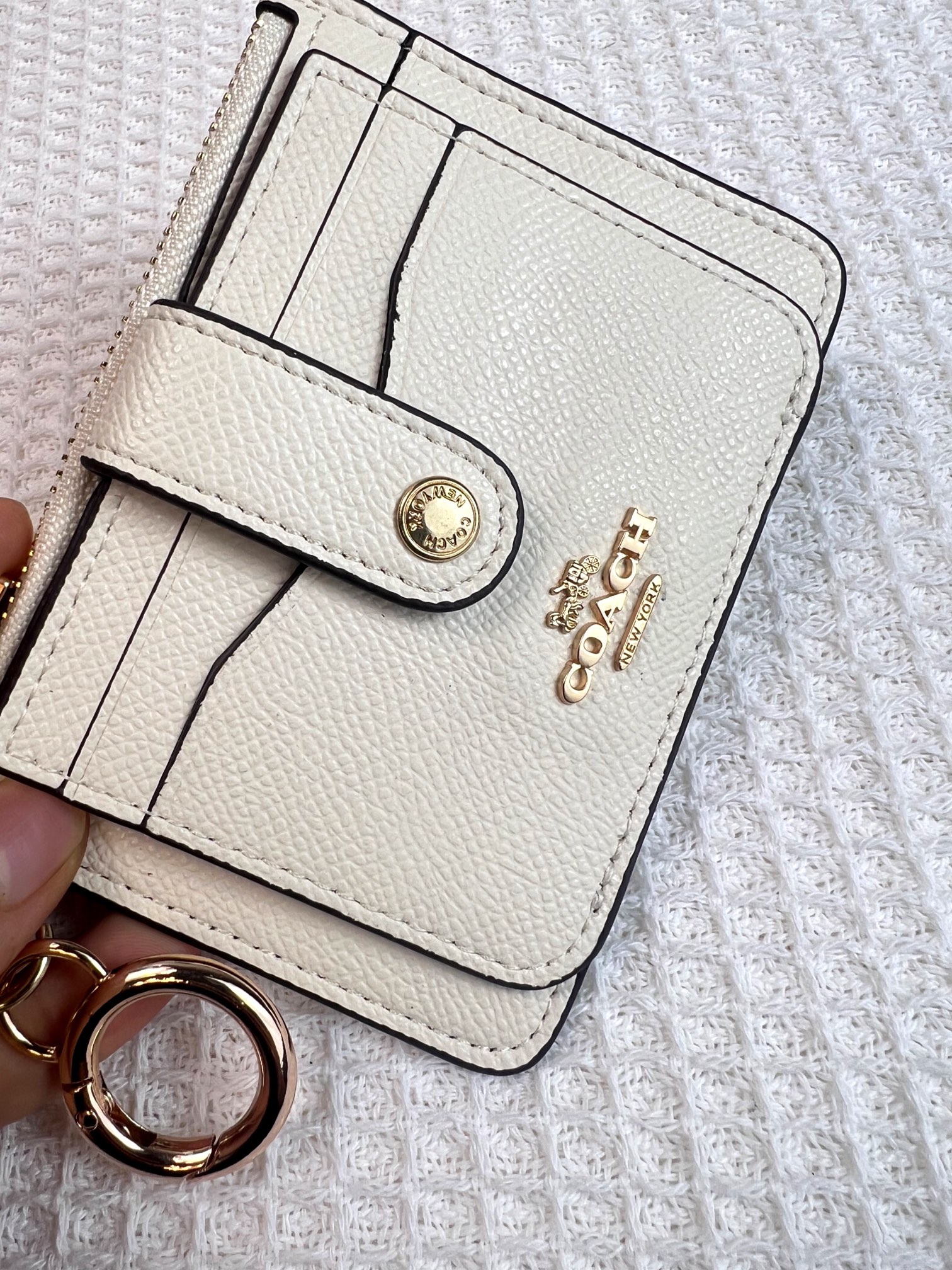 Coach ～新款coach卡包C6881纯白色颗粒纹
