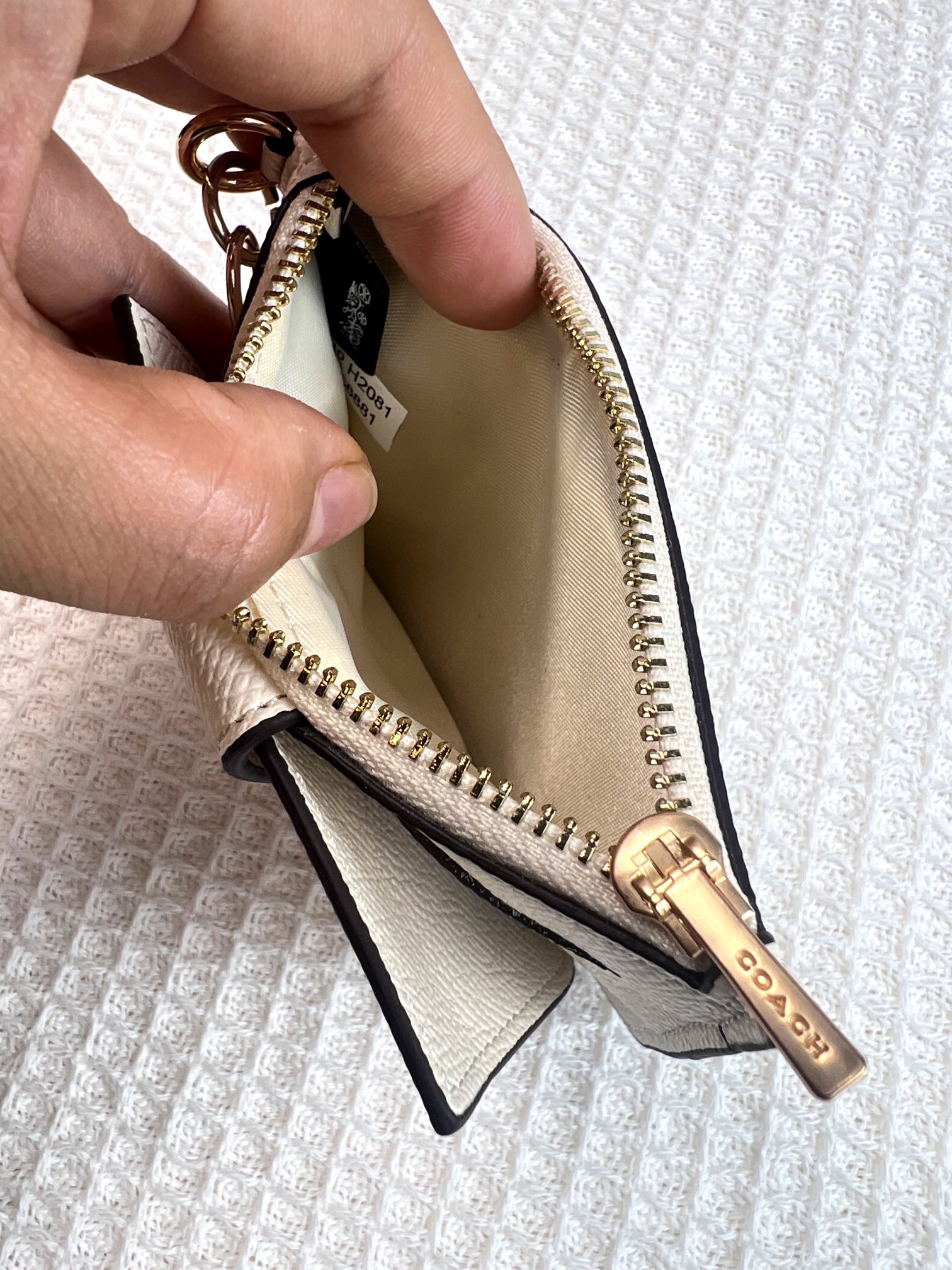 Coach ～新款coach卡包C6881纯白色颗粒纹