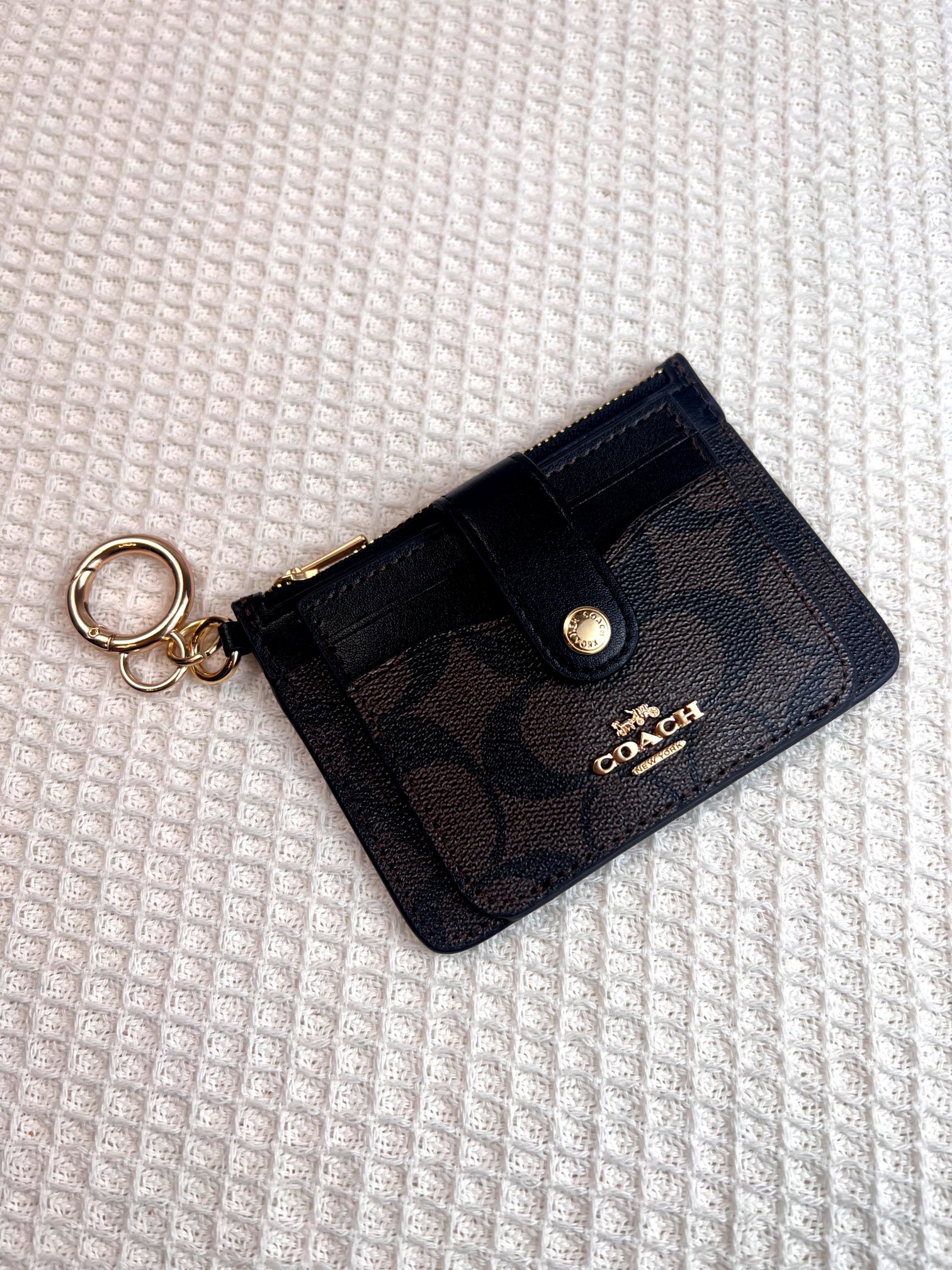Coach ～新款coach卡包C7398咖啡配黑色