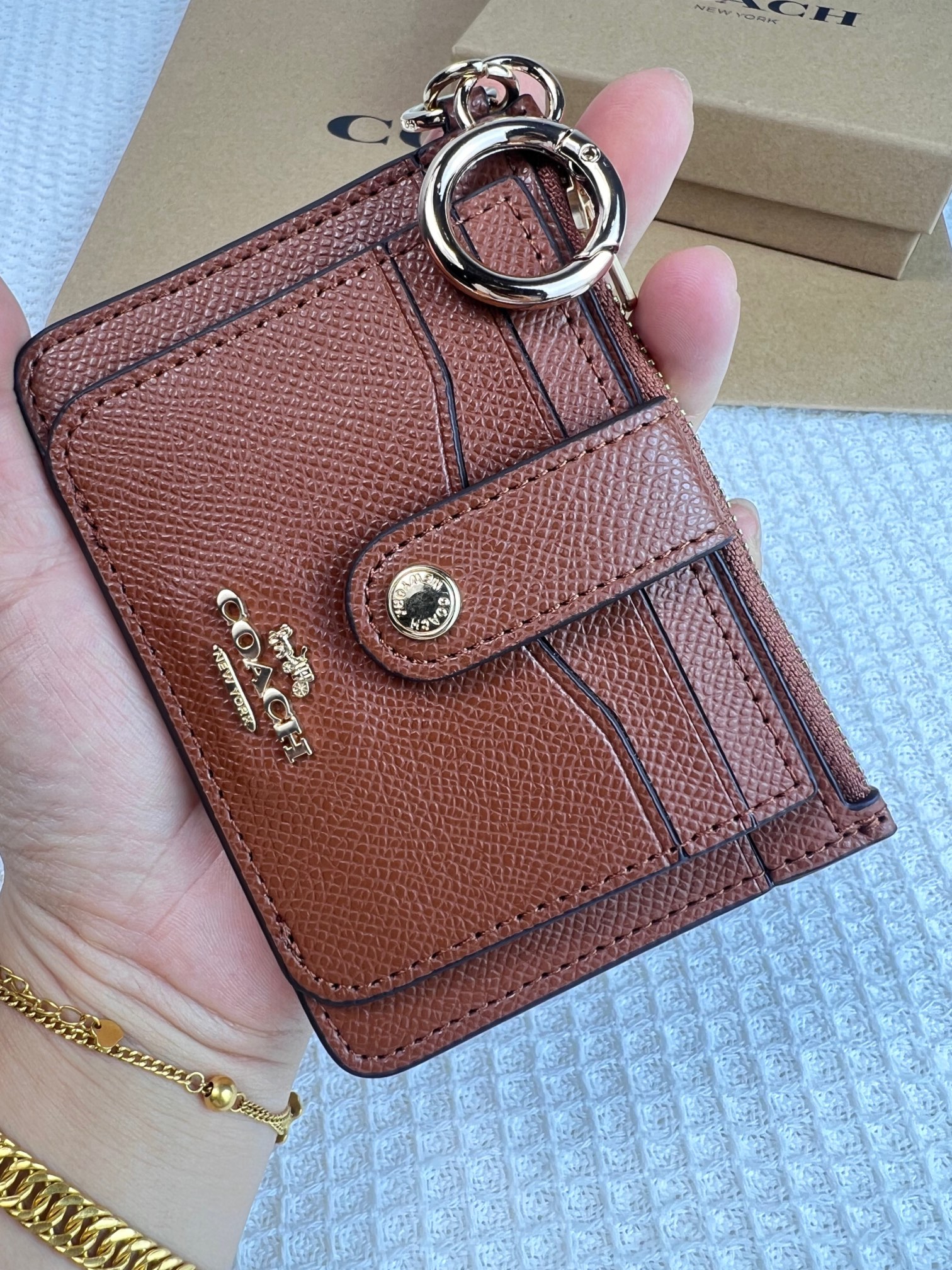 Coach ～新款coach卡包C6881纯棕色颗粒纹最新款卡包来袭