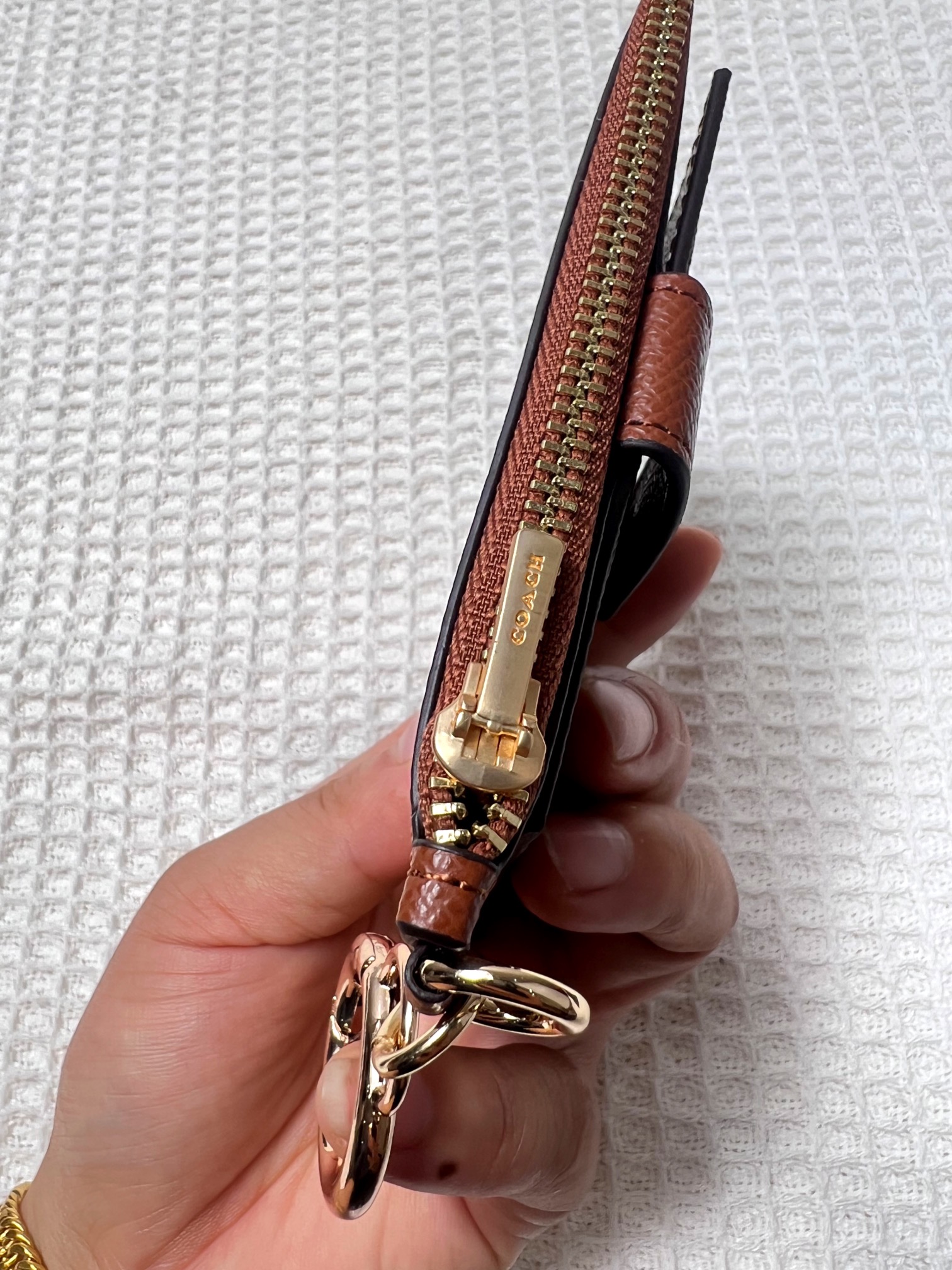 Coach ～新款coach卡包C6881纯棕色颗粒纹最新款卡包来袭