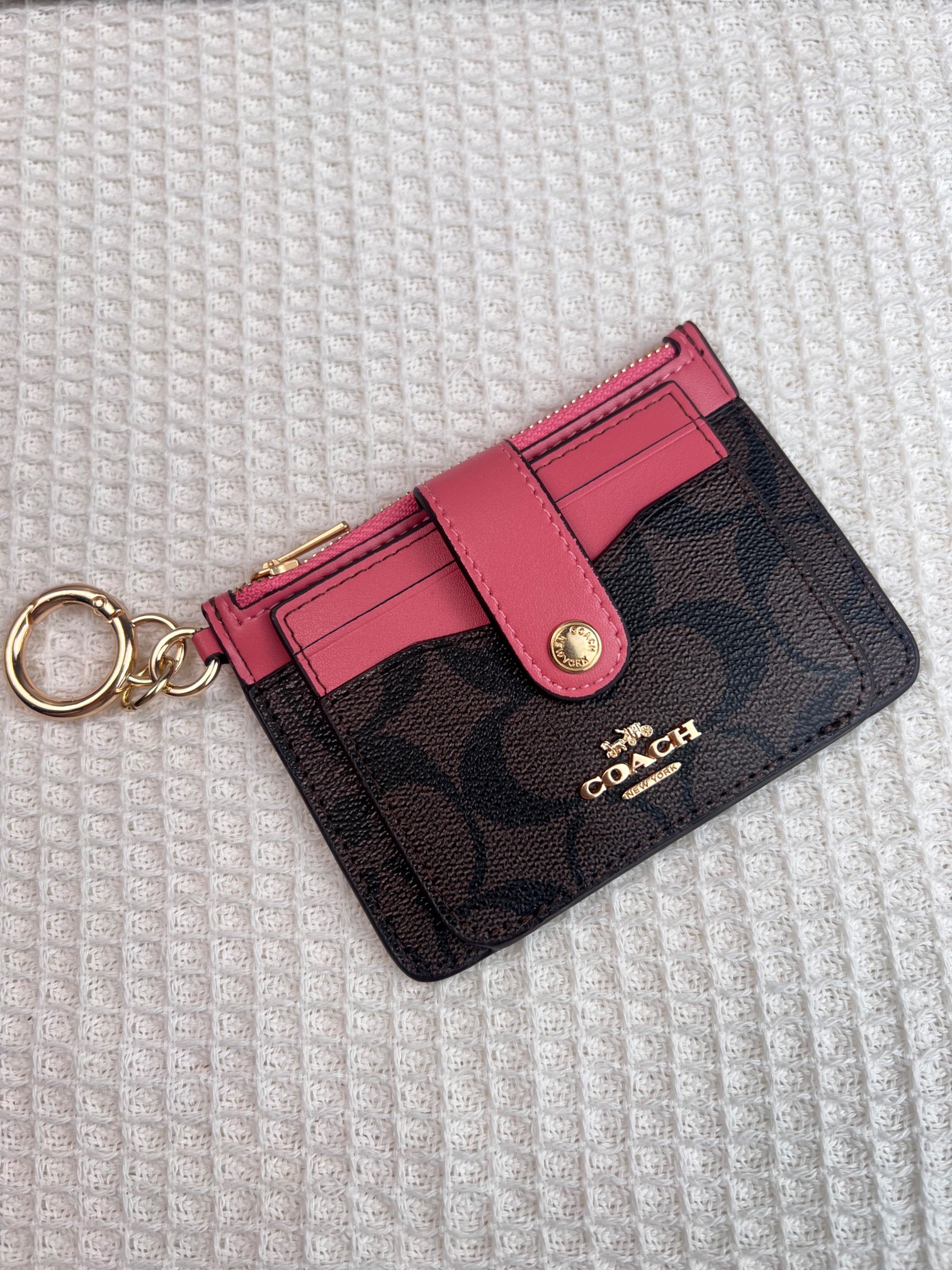 Coach ～新款coach卡包C7398咖啡配西瓜红