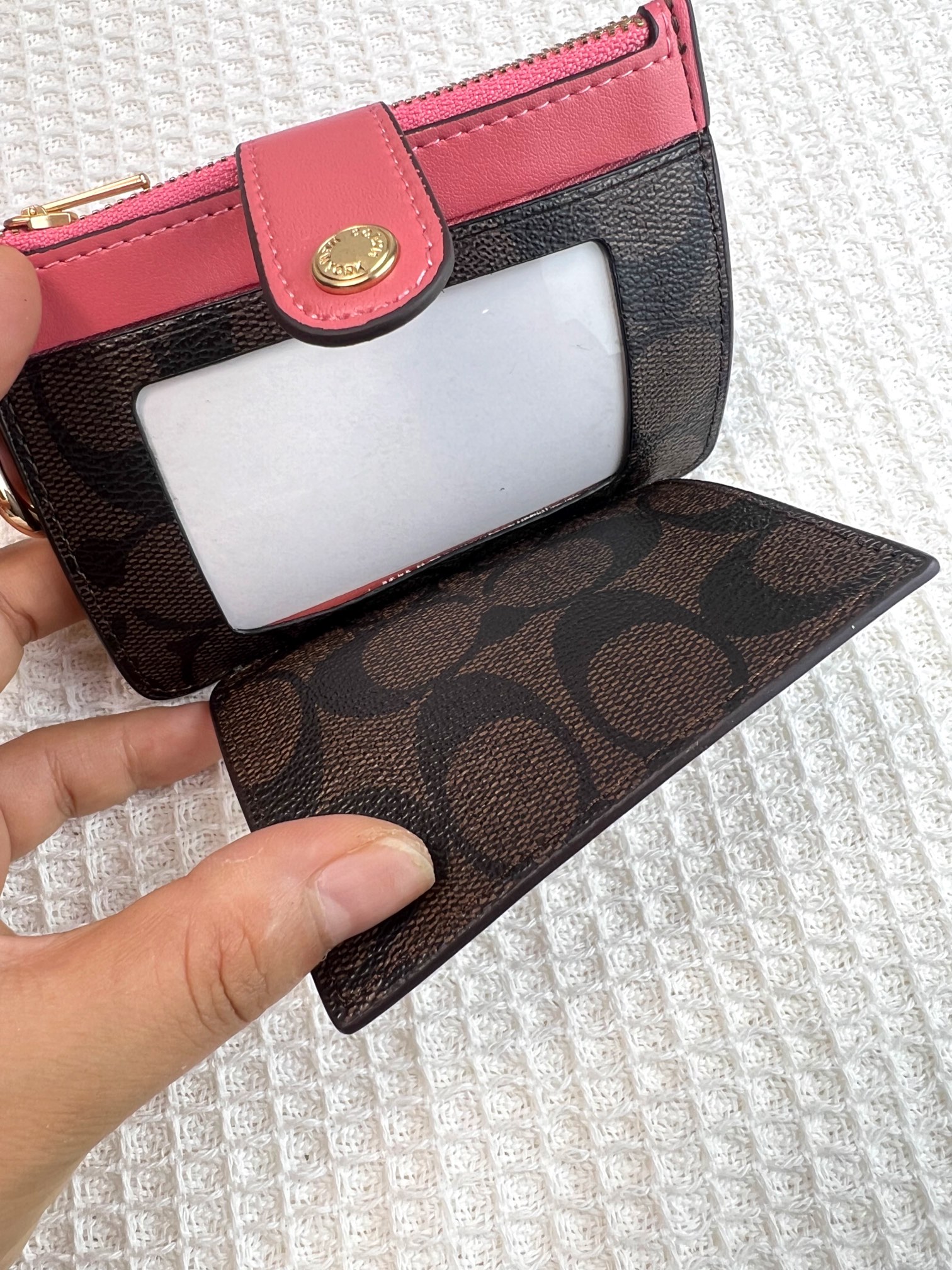 Coach ～新款coach卡包C7398咖啡配西瓜红