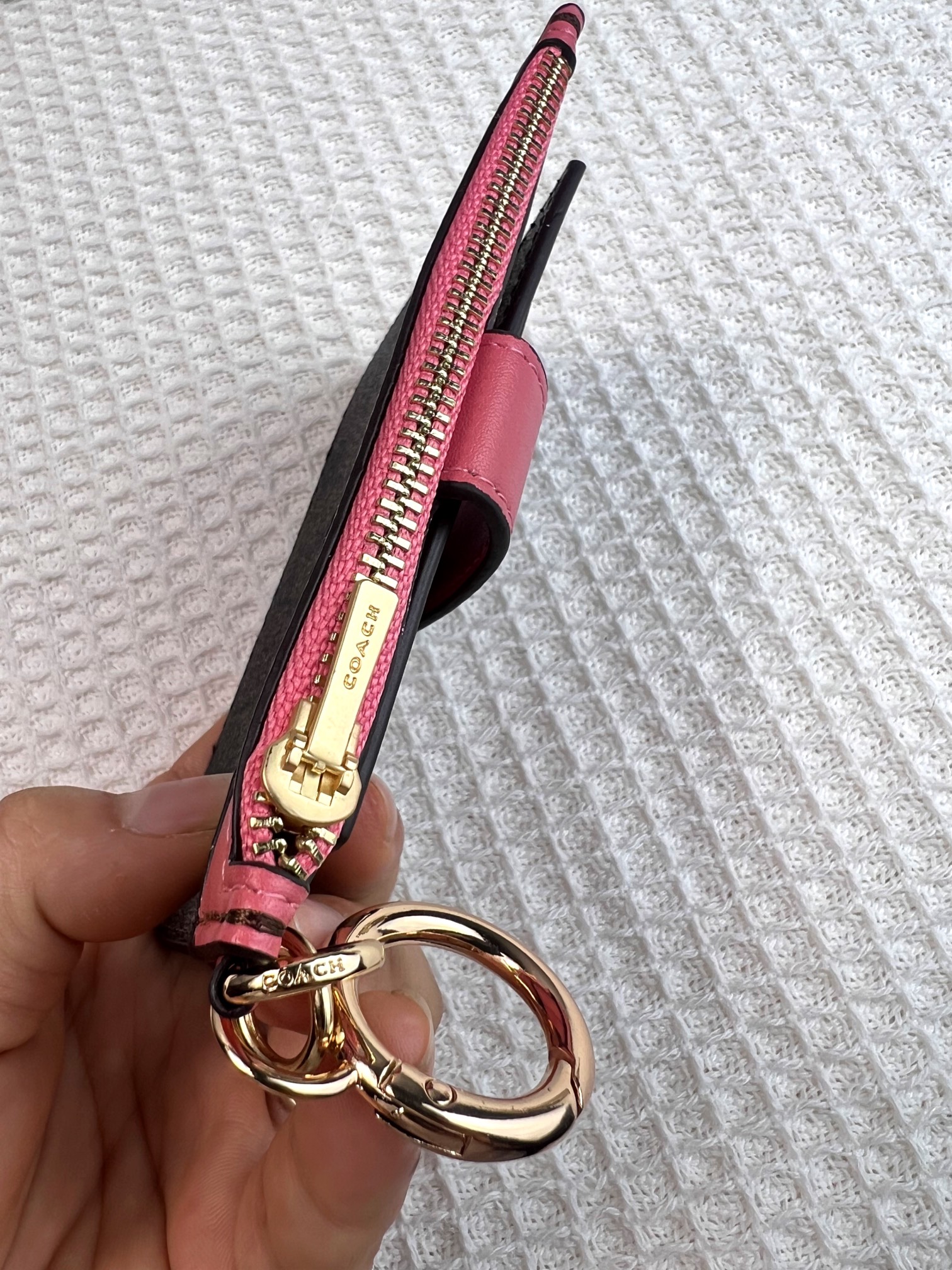 Coach ～新款coach卡包C7398咖啡配西瓜红