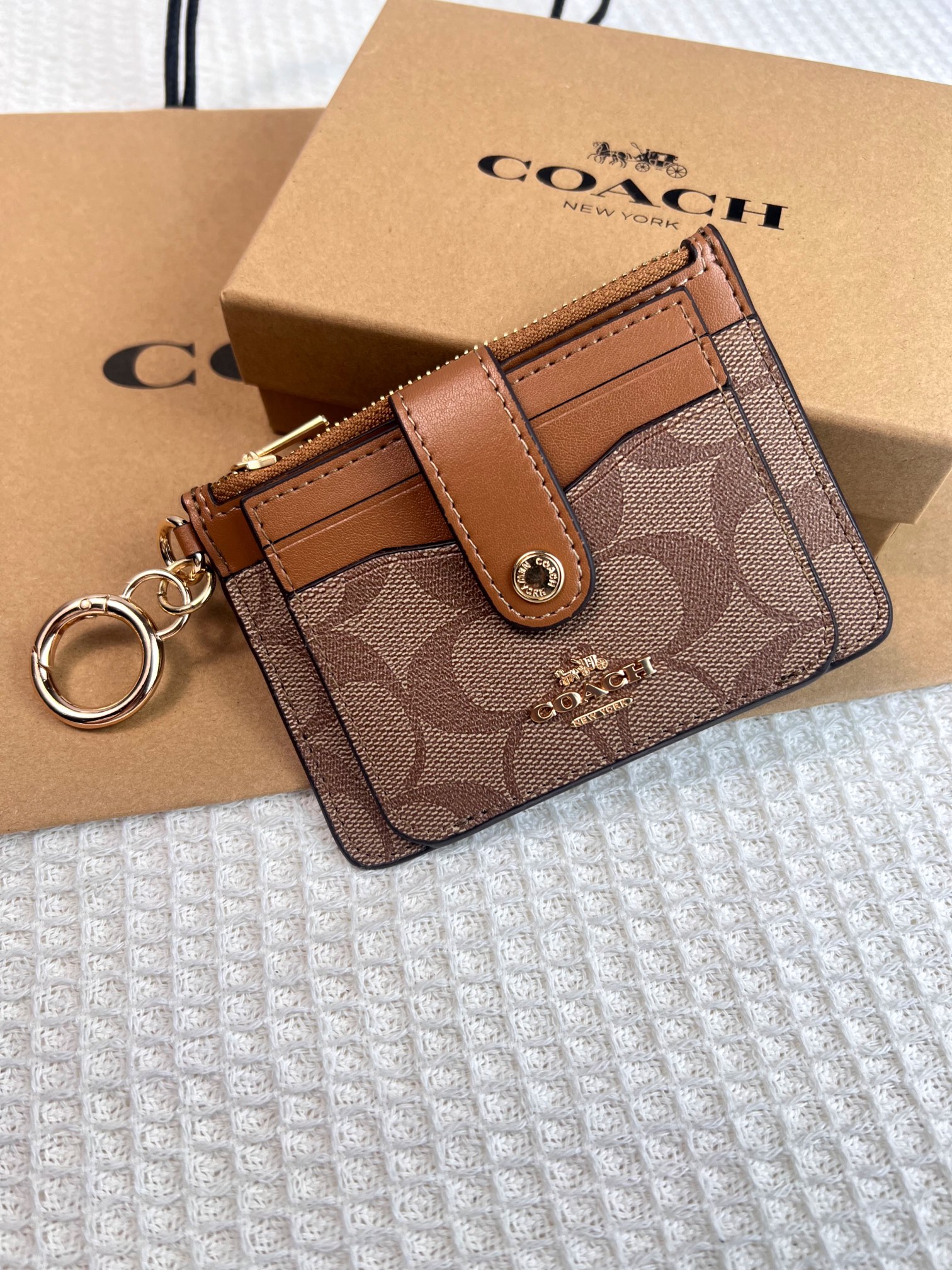 Coach ～新款coach卡包C7398卡其色