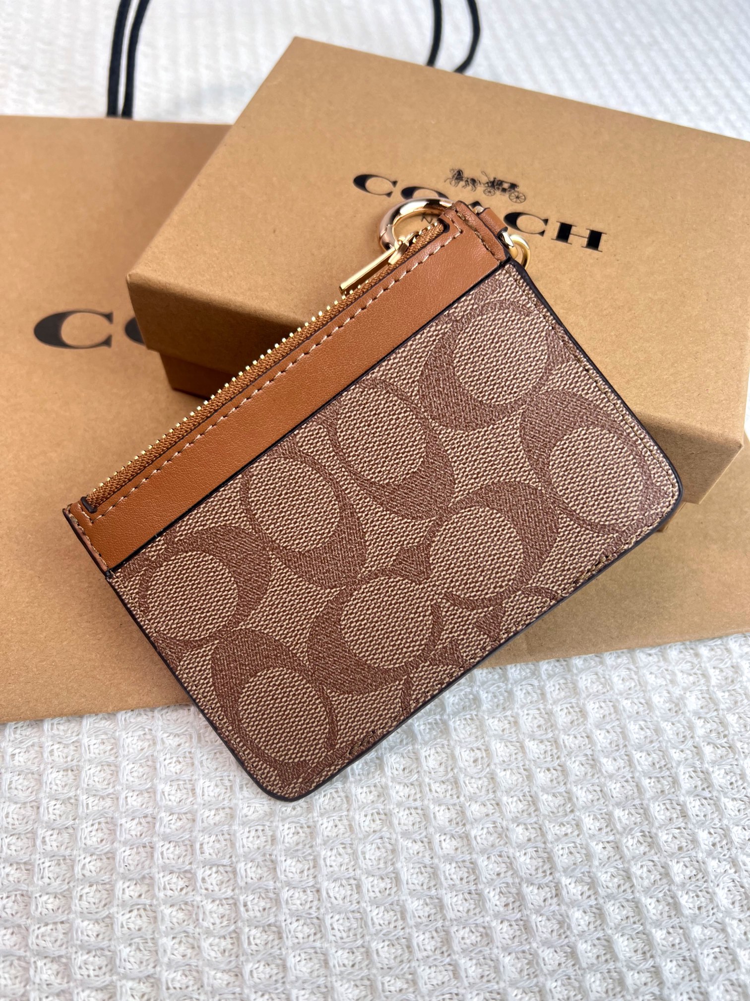 Coach ～新款coach卡包C7398卡其色