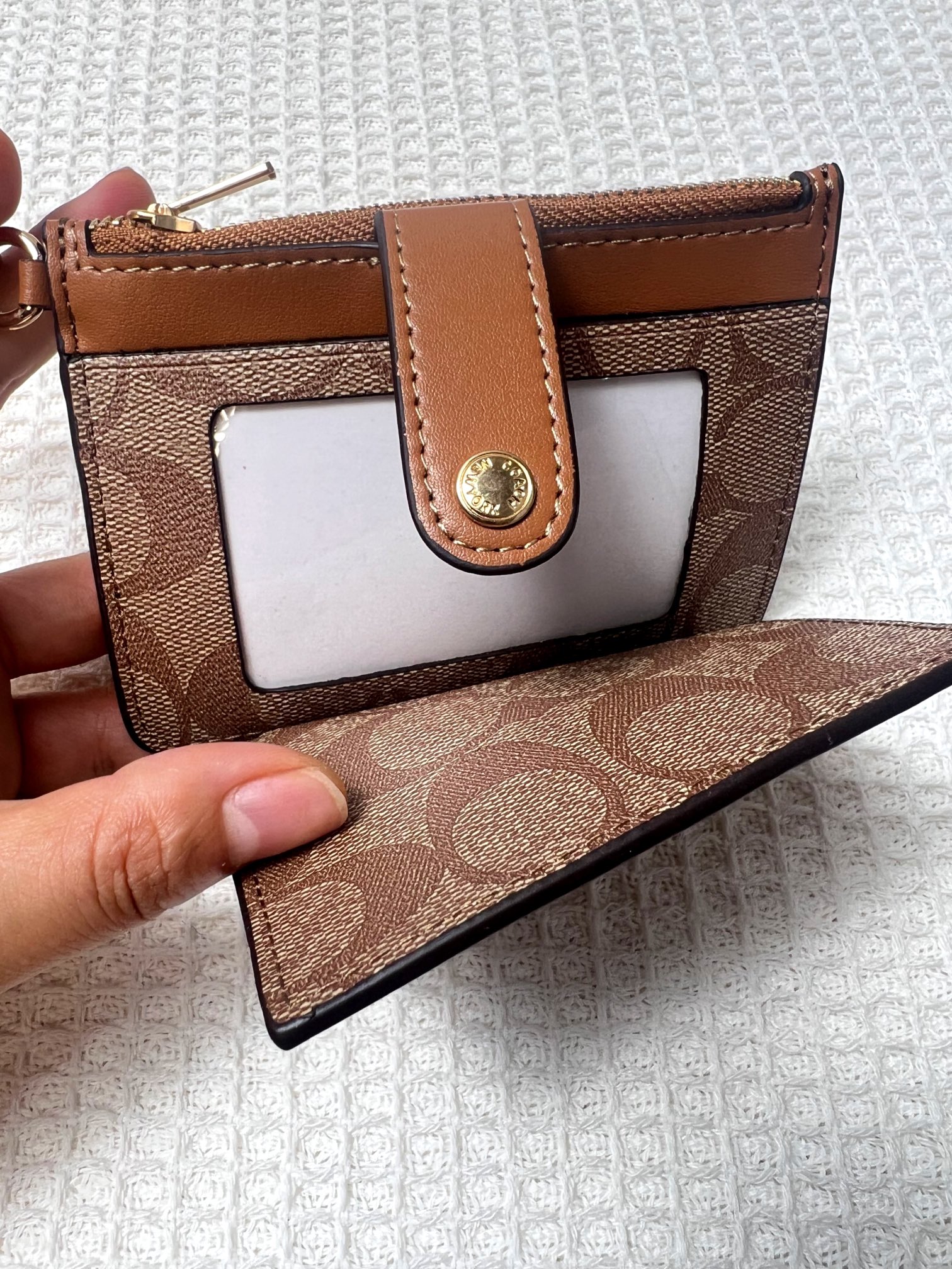 Coach ～新款coach卡包C7398卡其色