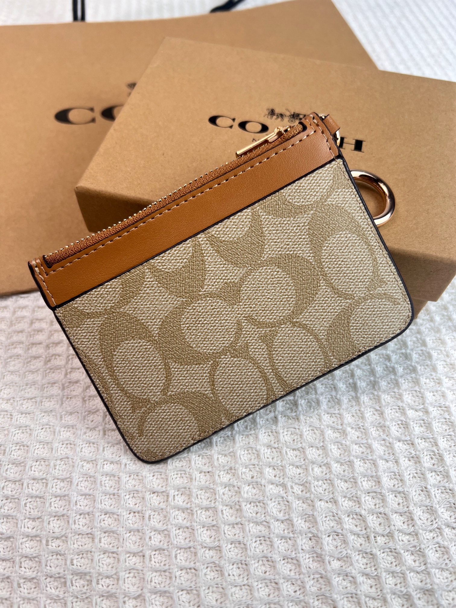 Coach ～新款coach卡包C7398卡其白配棕色