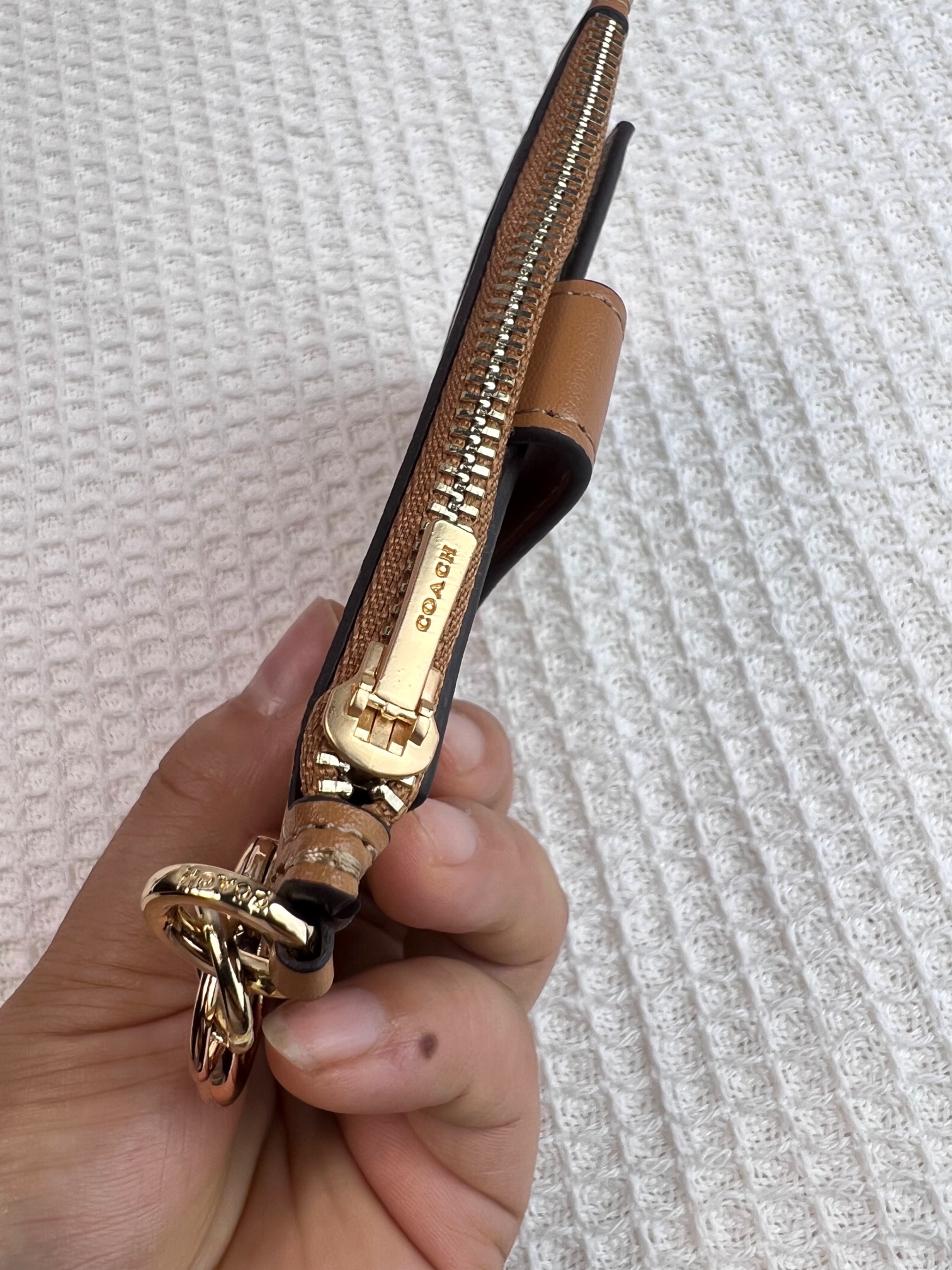 Coach ～新款coach卡包C7398卡其白配棕色