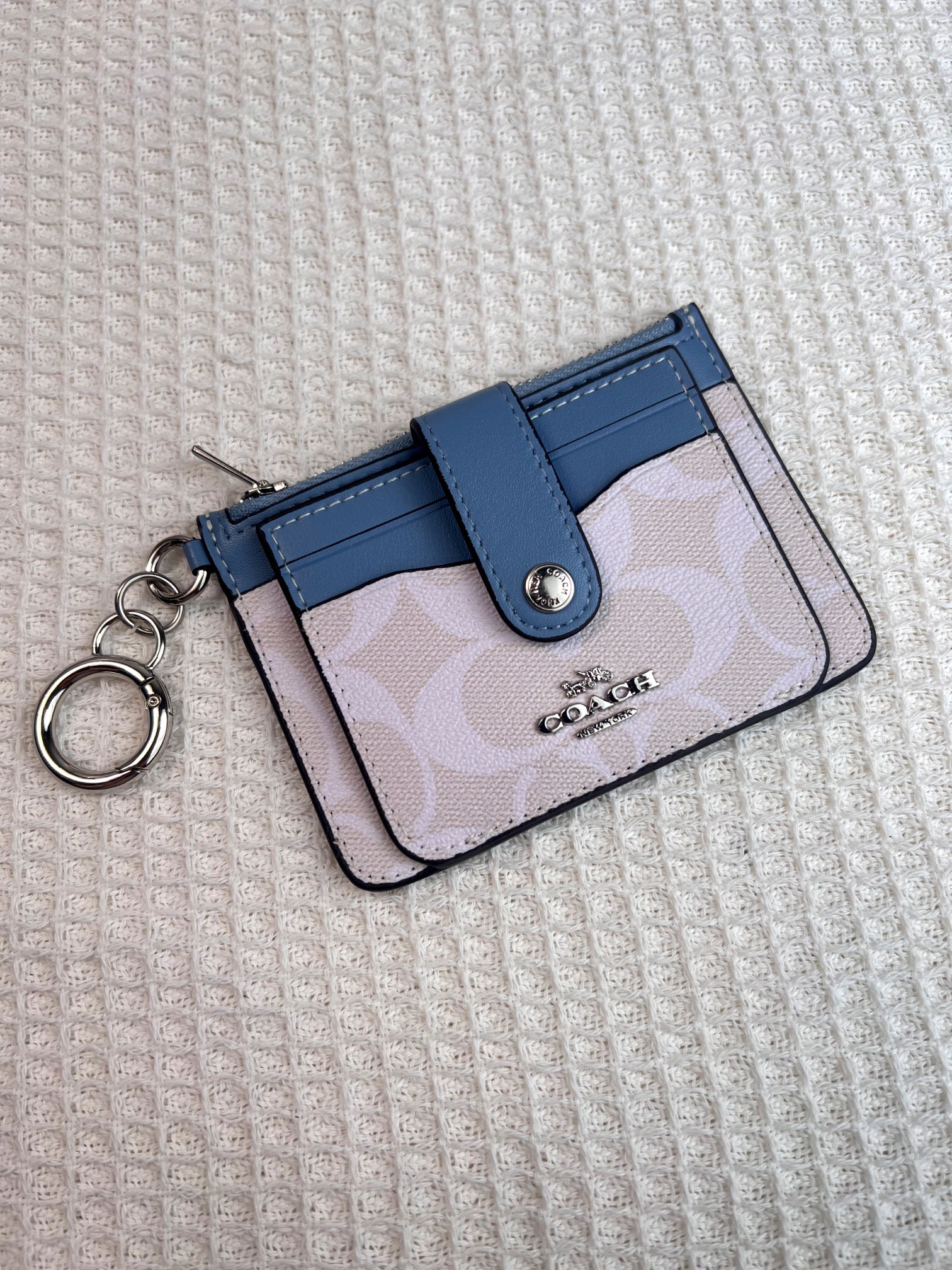 Coach ～新款coach卡包C7398老花白配蓝色