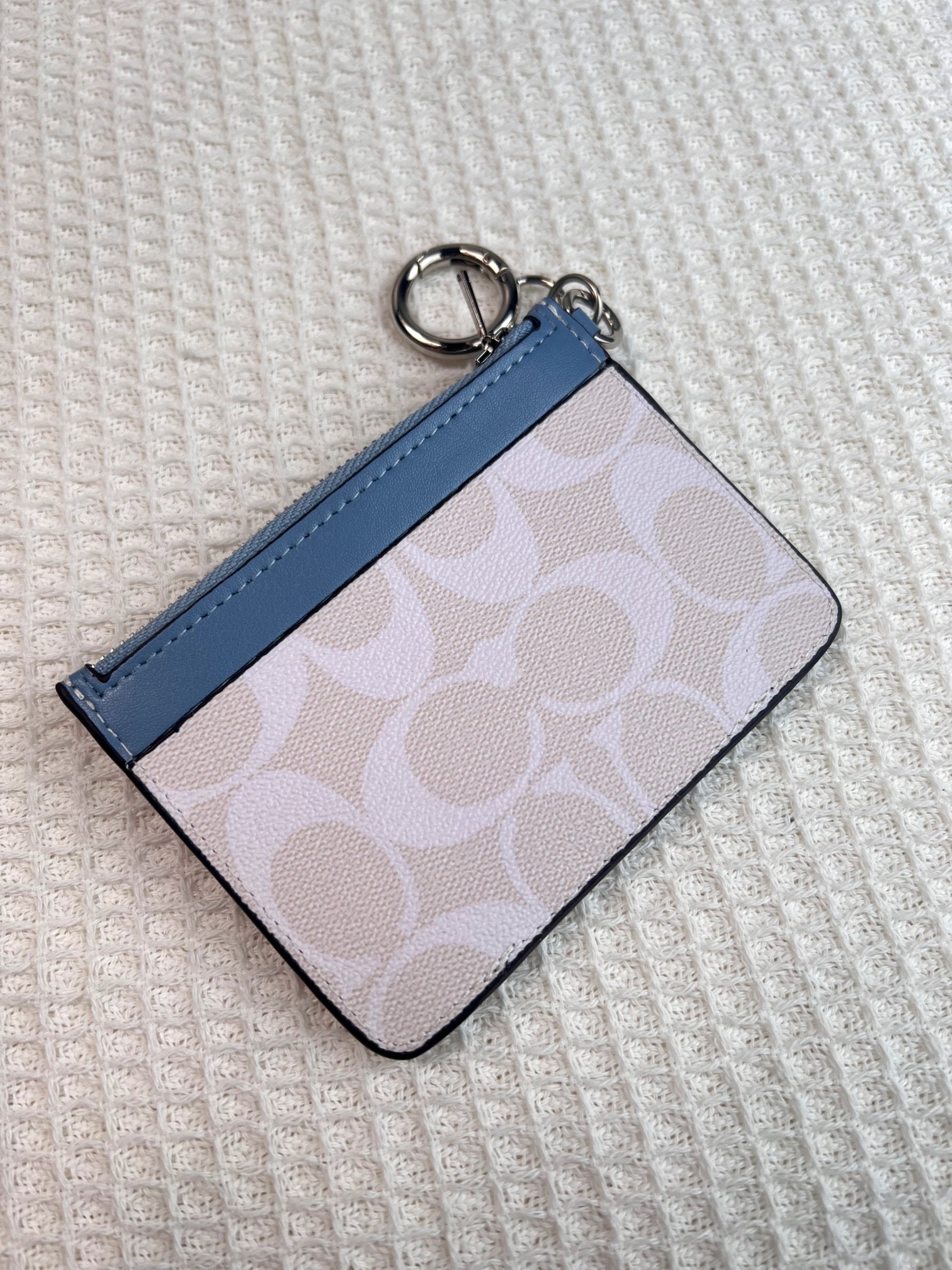 Coach ～新款coach卡包C7398老花白配蓝色
