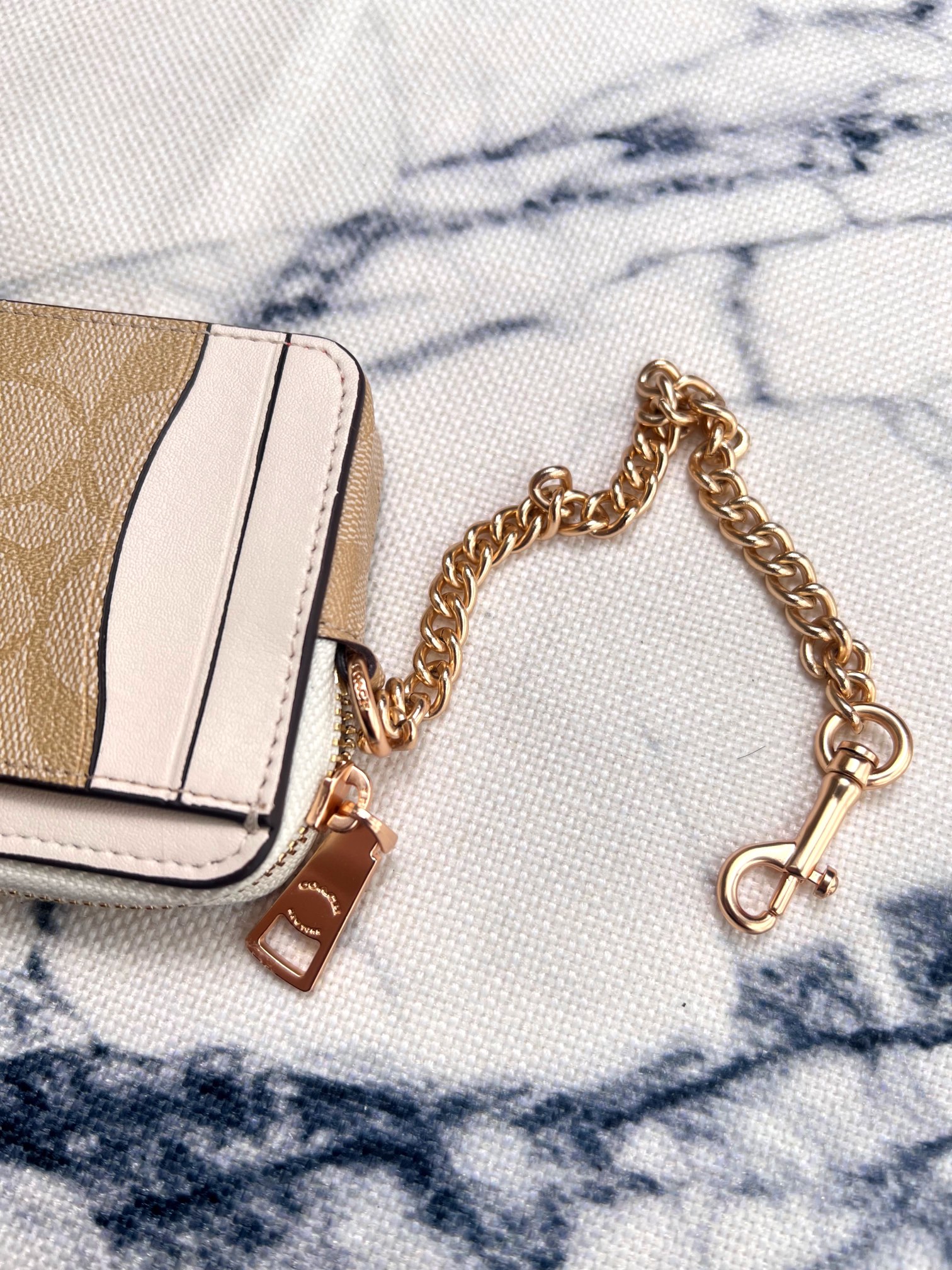 Coach ～Coach 新品 链条小卡包米白配白色C0058