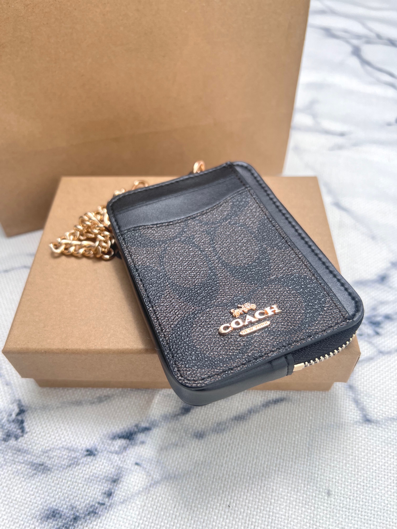 Coach ～Coach 新品 链条小卡包黑配咖啡色C0058