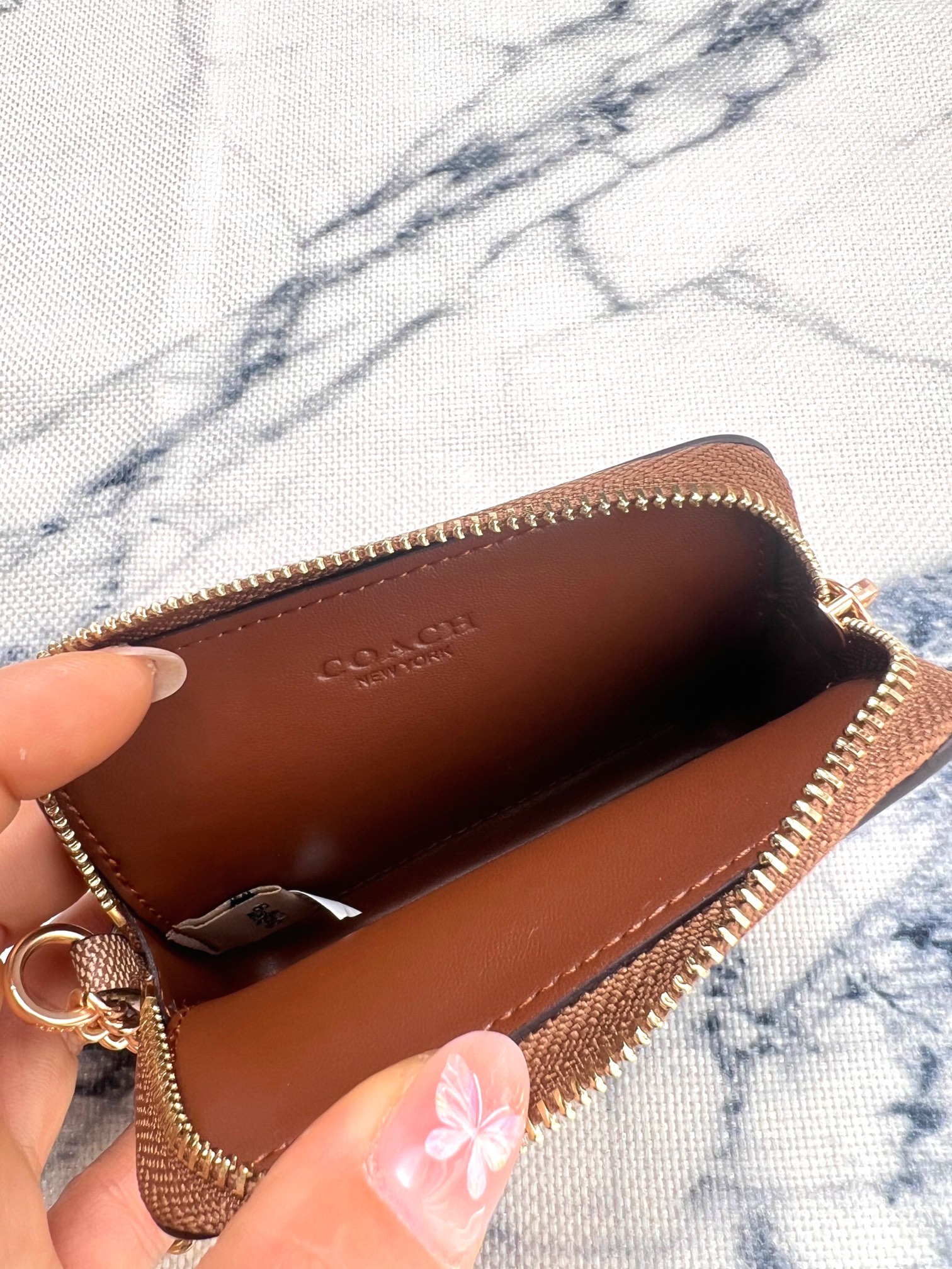 Coach ～Coach 新品 链条小卡包卡其配棕色C0058
