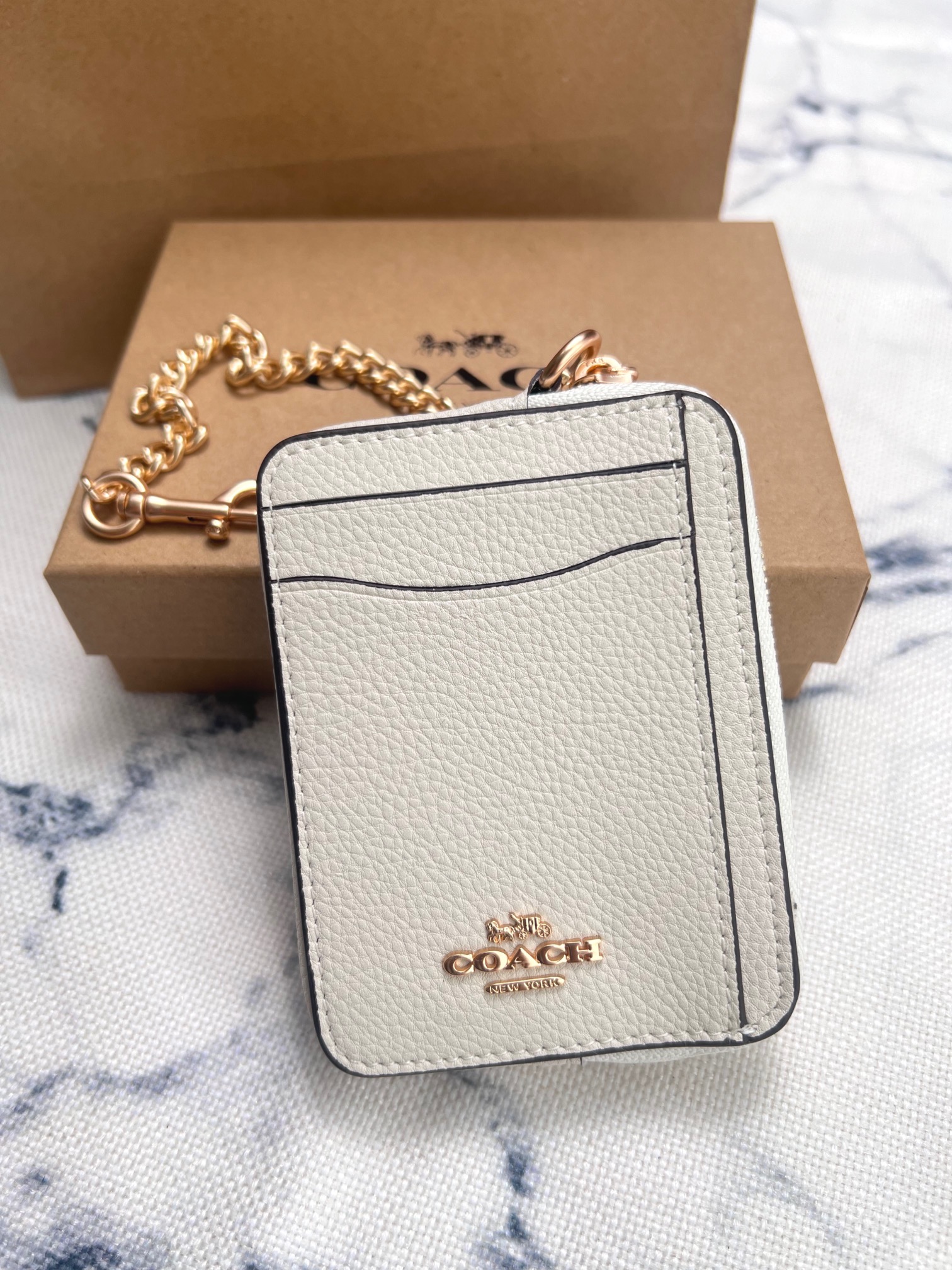 Coach ～Coach 新品 链条小卡包白色荔枝纹