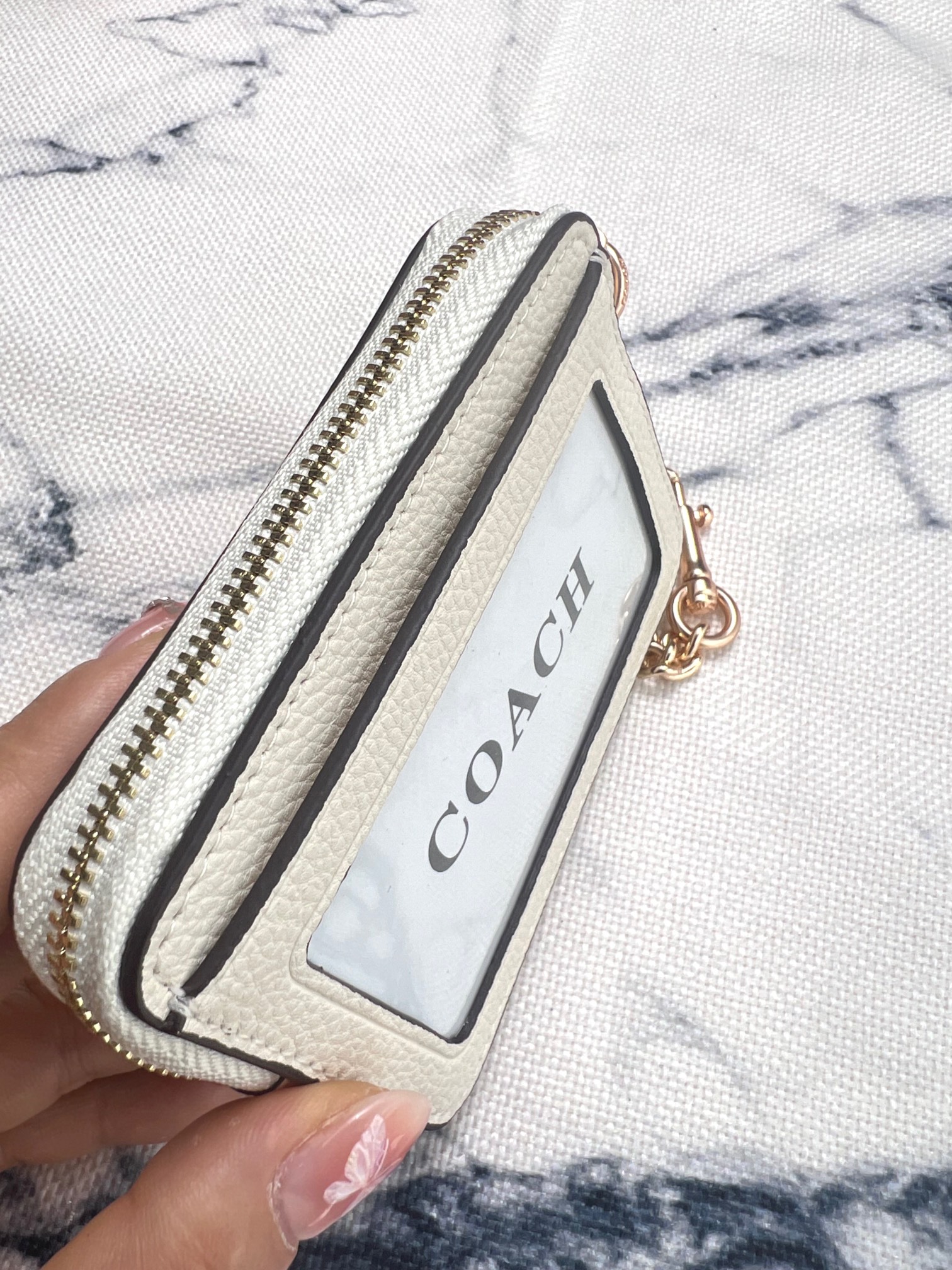 Coach ～Coach 新品 链条小卡包白色荔枝纹