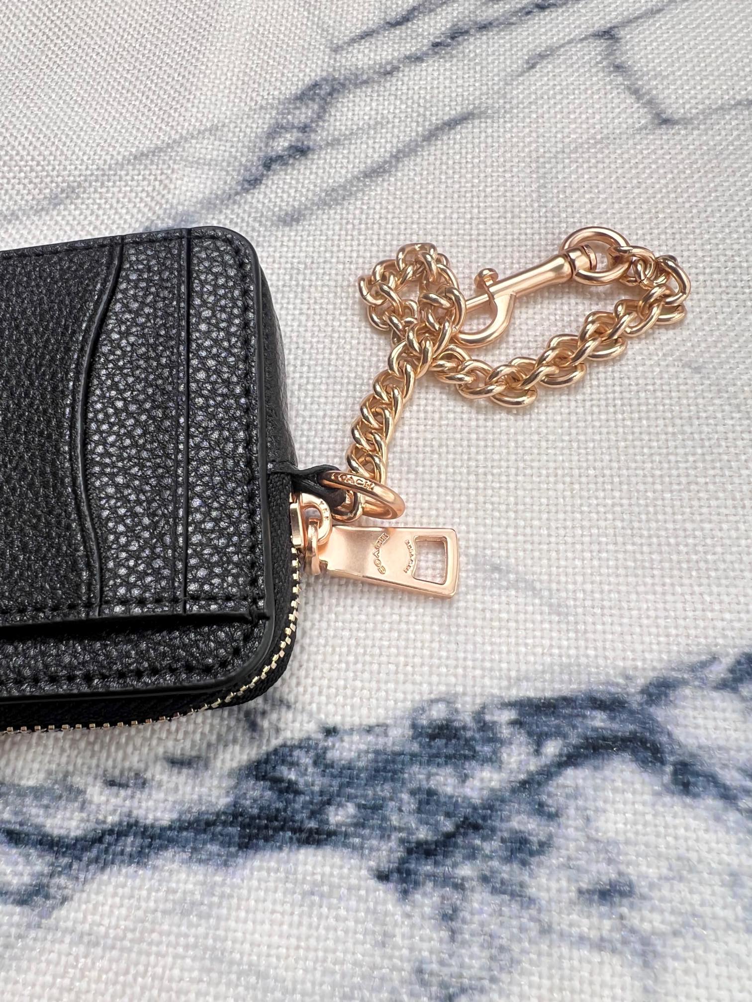 Coach ～Coach 新品 链条小卡包黑色荔枝纹C6303