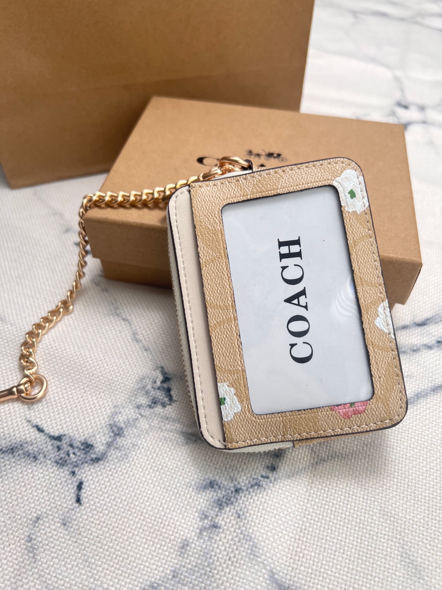 Coach ～Coach 新品 链条小卡包米白色印花