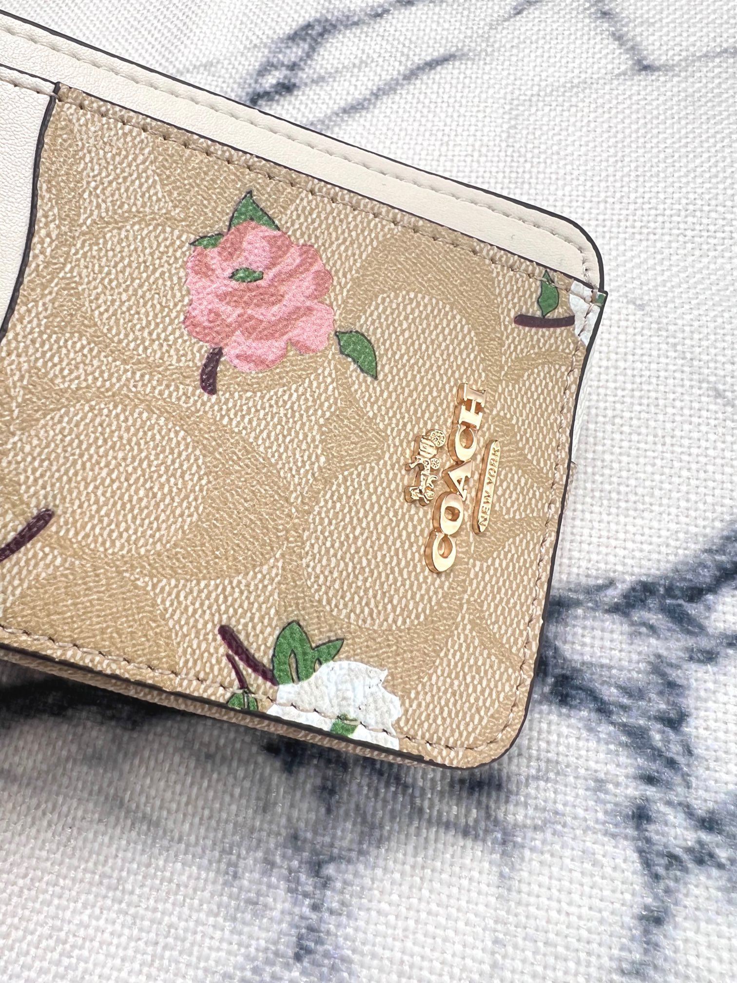 Coach ～Coach 新品 链条小卡包米白色印花