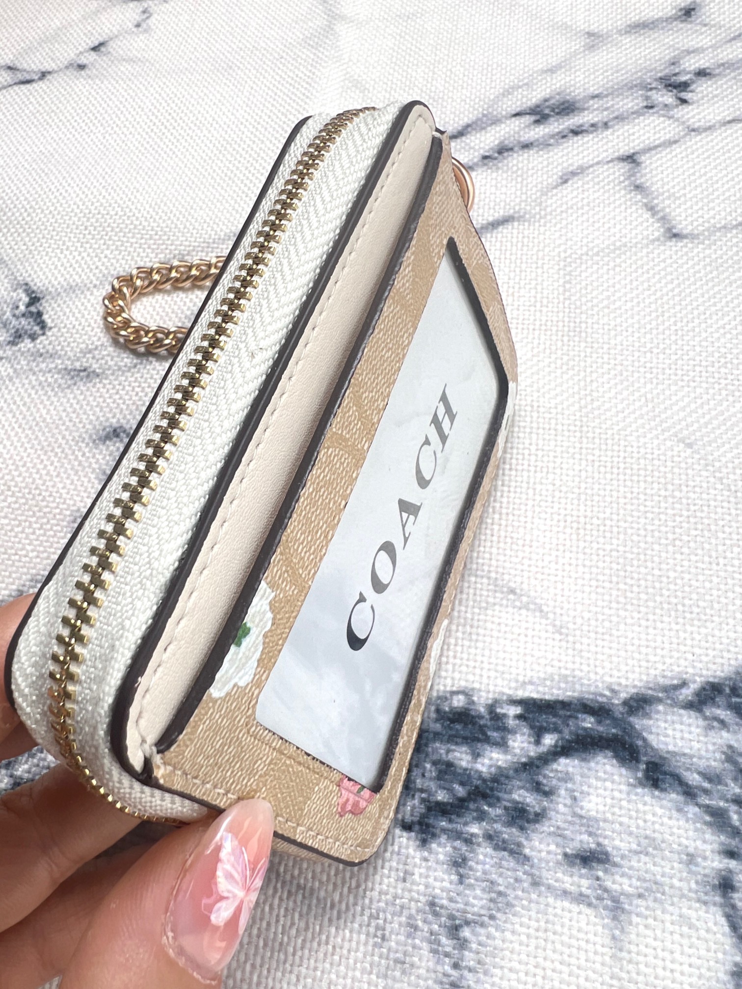 Coach ～Coach 新品 链条小卡包米白色印花