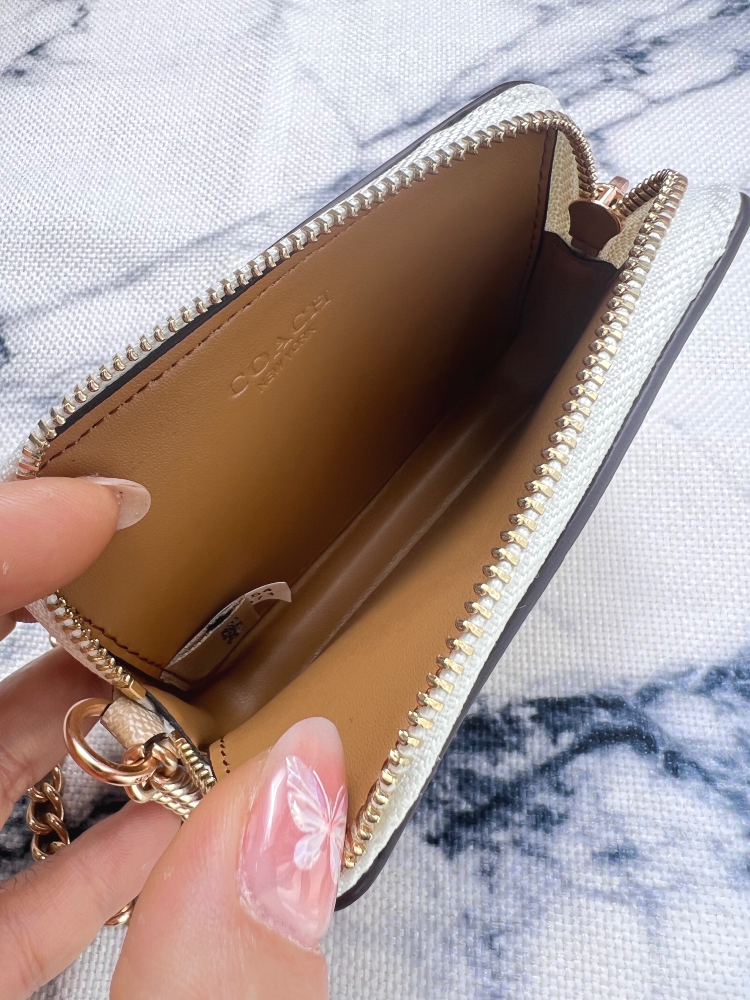 Coach ～Coach 新品 链条小卡包米白色印花