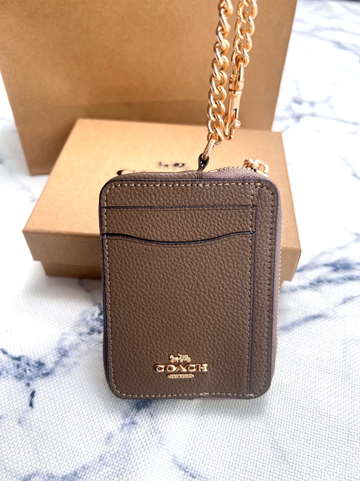 Coach ～Coach 新品 链条小卡包荔枝纹石头灰