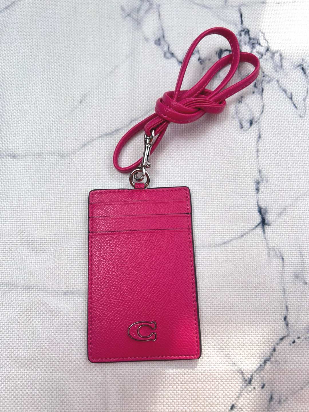 Coach ～coach 新款CU221 工作牌 男女通用款 上班族 学生们的最爱 C字的logo标志