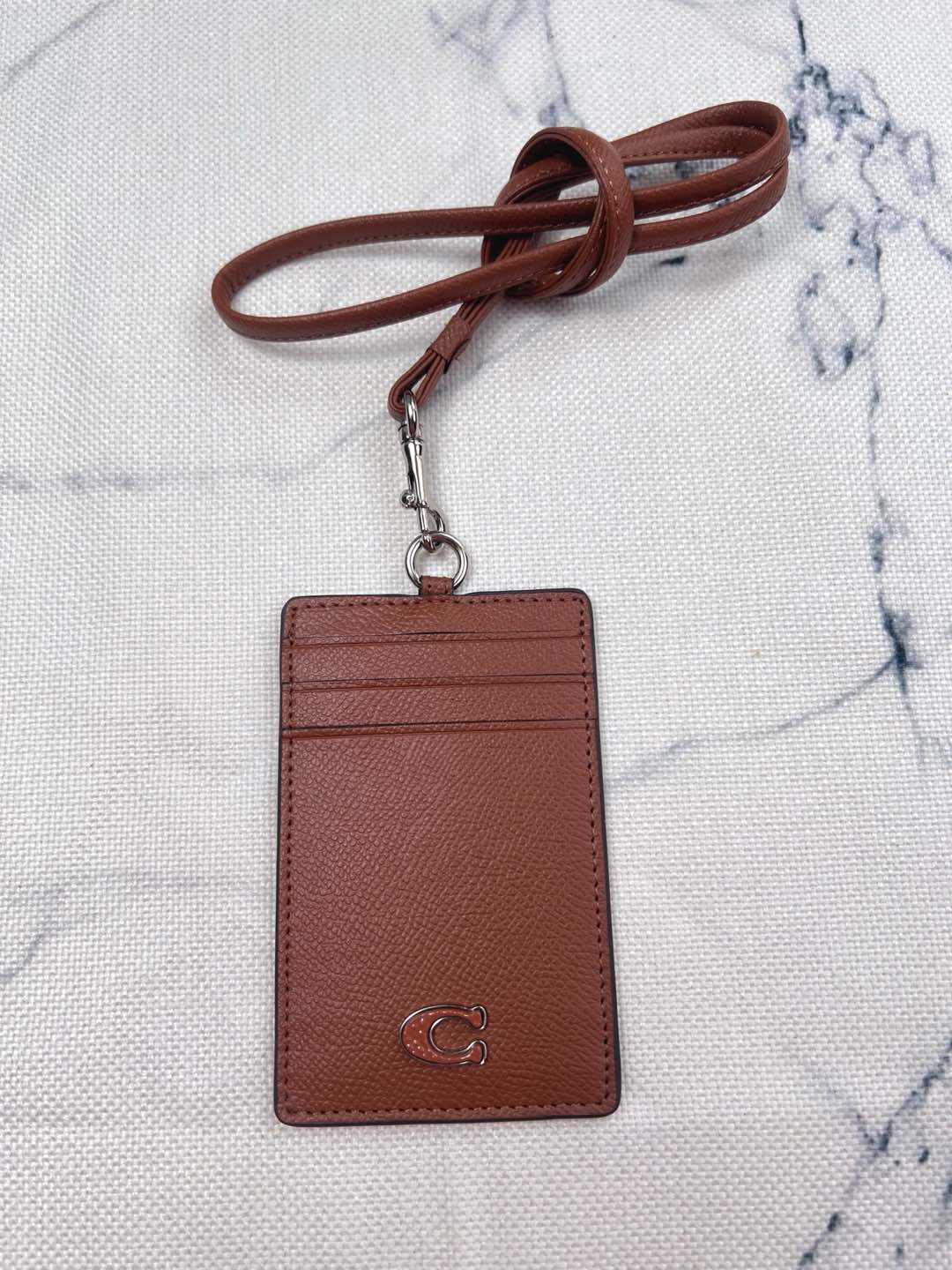 Coach ～coach 新款CU221 工作牌 男女通用款 上班族 学生们的最爱 C字的logo标志