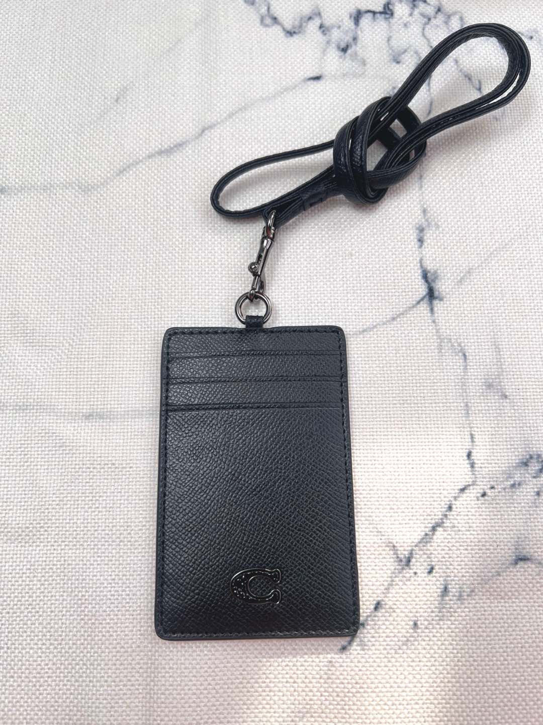 Coach ～coach 新款CU221 工作牌 男女通用款 上班族 学生们的最爱 C字的logo标志