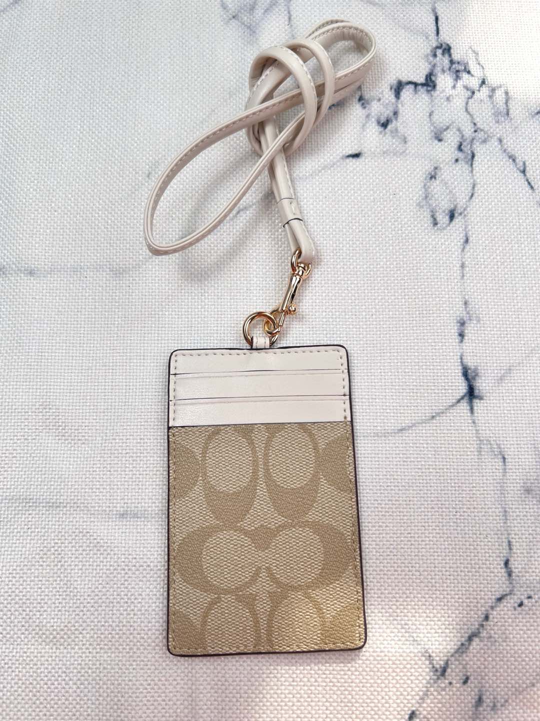 Coach ～coach 新款CU476 工作牌 男女通用款 上班族 学生们的最爱 C字的logo标志