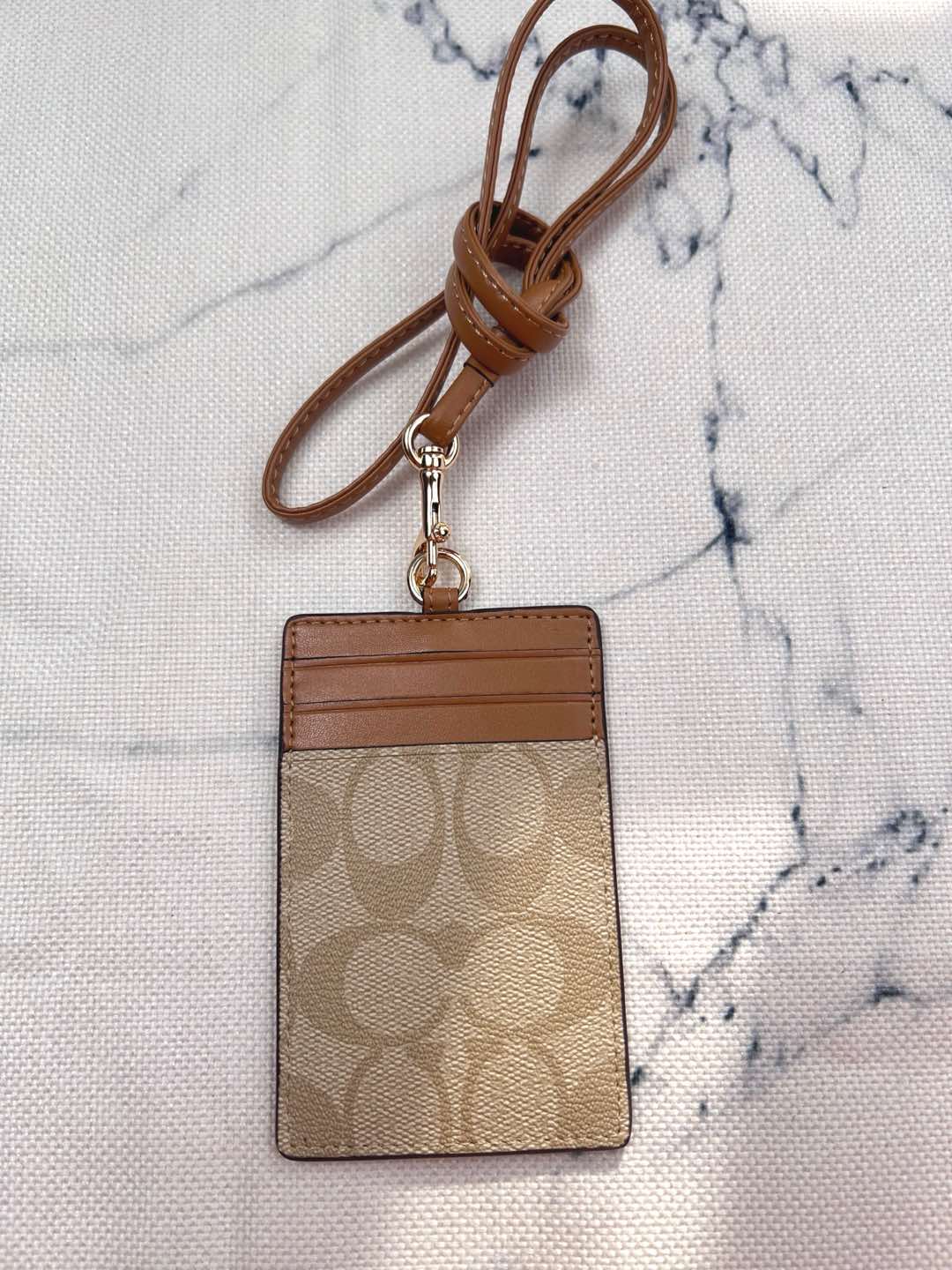 Coach ～coach 新款CU476 工作牌 男女通用款 上班族 学生们的最爱 C字的logo标志