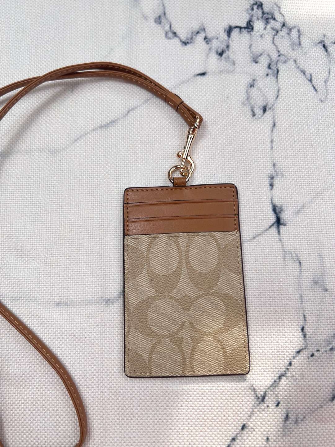 Coach ～coach 新款CU476 工作牌 男女通用款 上班族 学生们的最爱 C字的logo标志