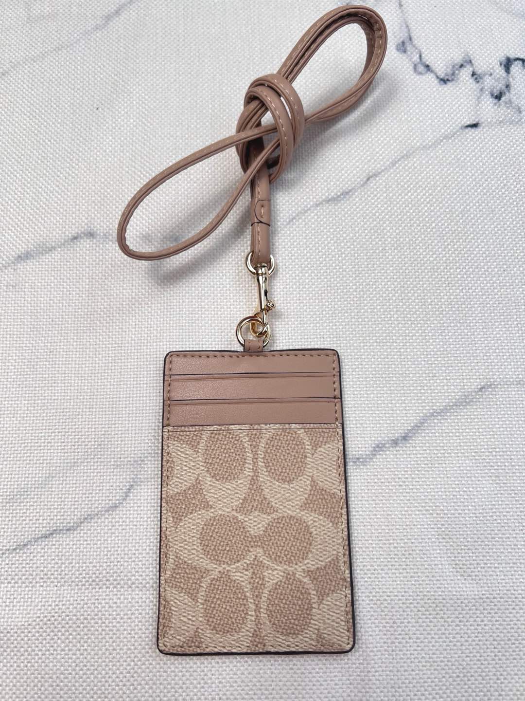 Coach ～coach 新款CU476 工作牌 男女通用款 上班族 学生们的最爱 C字的logo标志