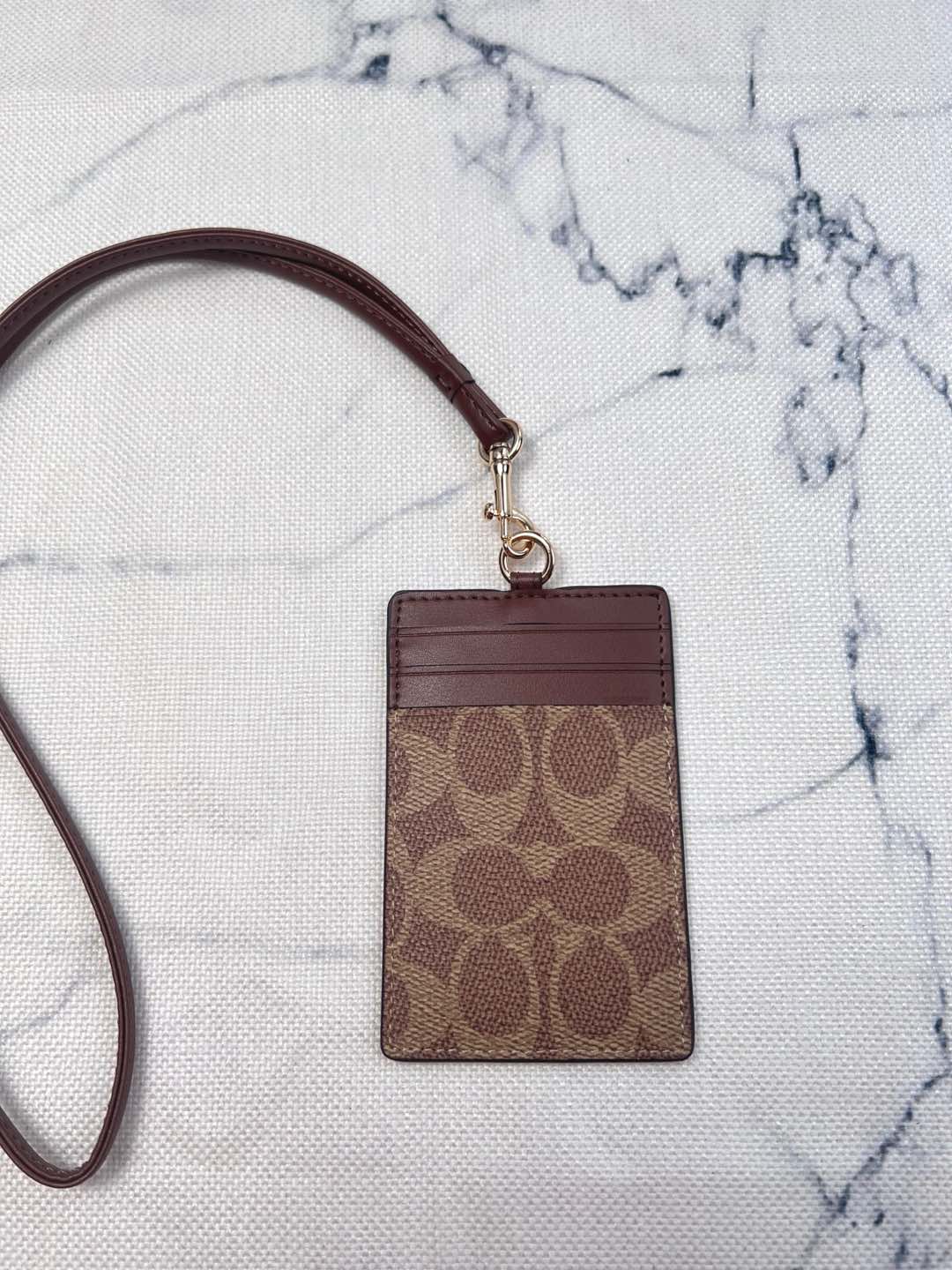 Coach ～coach 新款CU476 工作牌 男女通用款 上班族 学生们的最爱 C字的logo标志