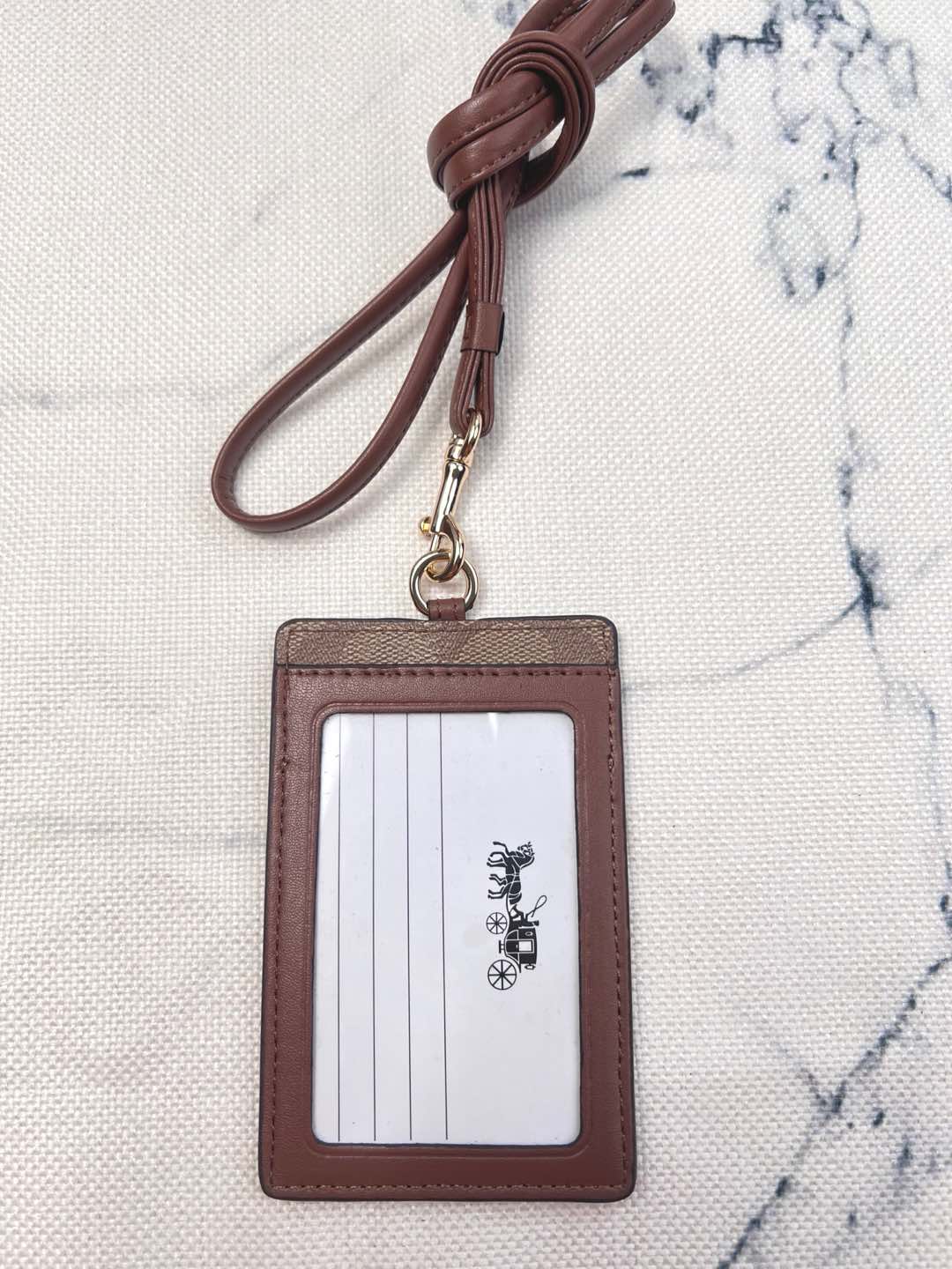 Coach ～coach 新款CU476 工作牌 男女通用款 上班族 学生们的最爱 C字的logo标志