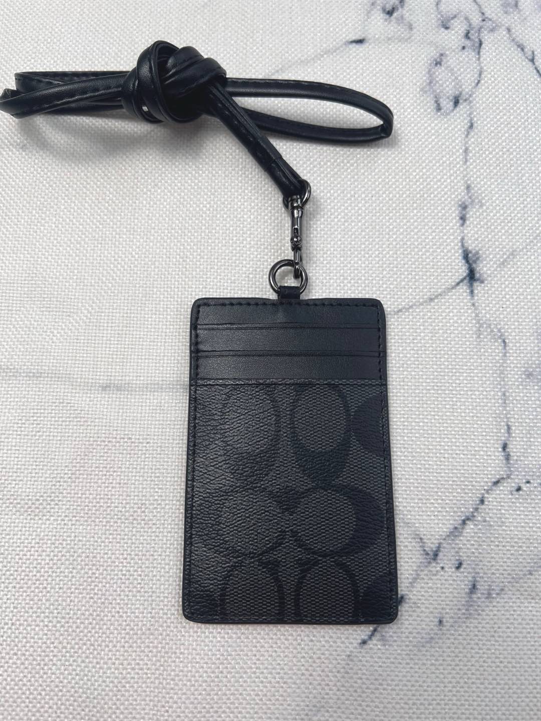 Coach ～coach 新款CU476 工作牌 男女通用款 上班族 学生们的最爱 C字的logo标志