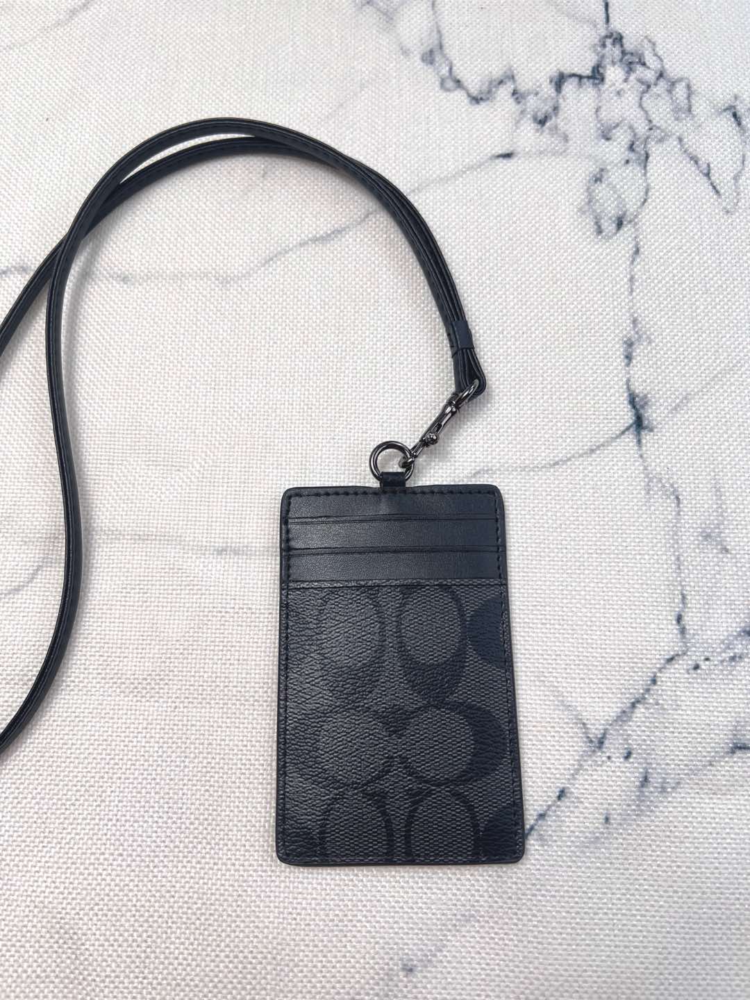 Coach ～coach 新款CU476 工作牌 男女通用款 上班族 学生们的最爱 C字的logo标志