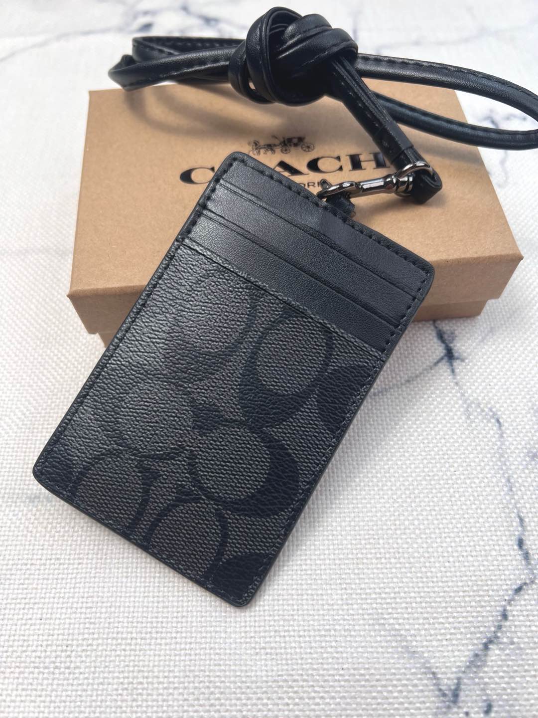 Coach ～coach 新款CU476 工作牌 男女通用款 上班族 学生们的最爱 C字的logo标志