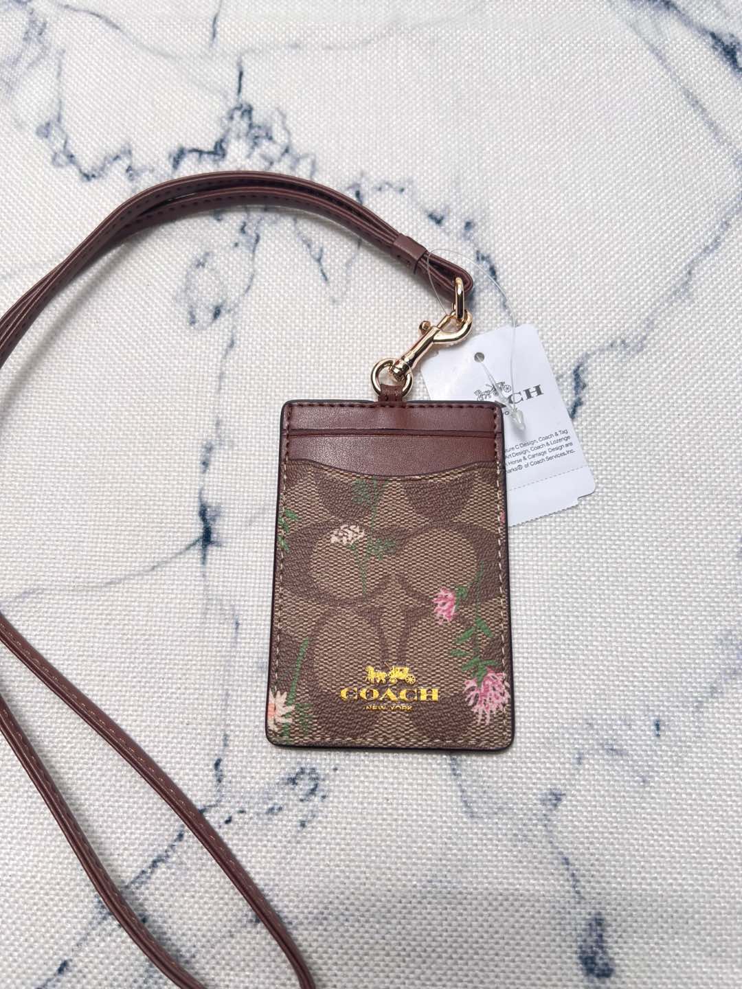Coach ～coach c8375 工作牌 男女通用款 上班族 学生们的最爱 看细节内里是皮的