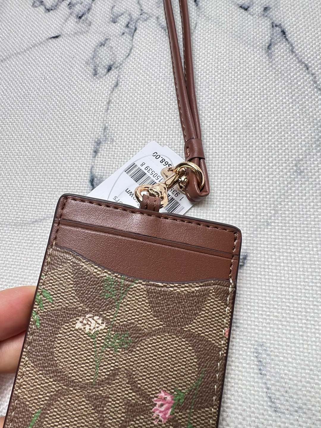 Coach ～coach c8375 工作牌 男女通用款 上班族 学生们的最爱 看细节内里是皮的