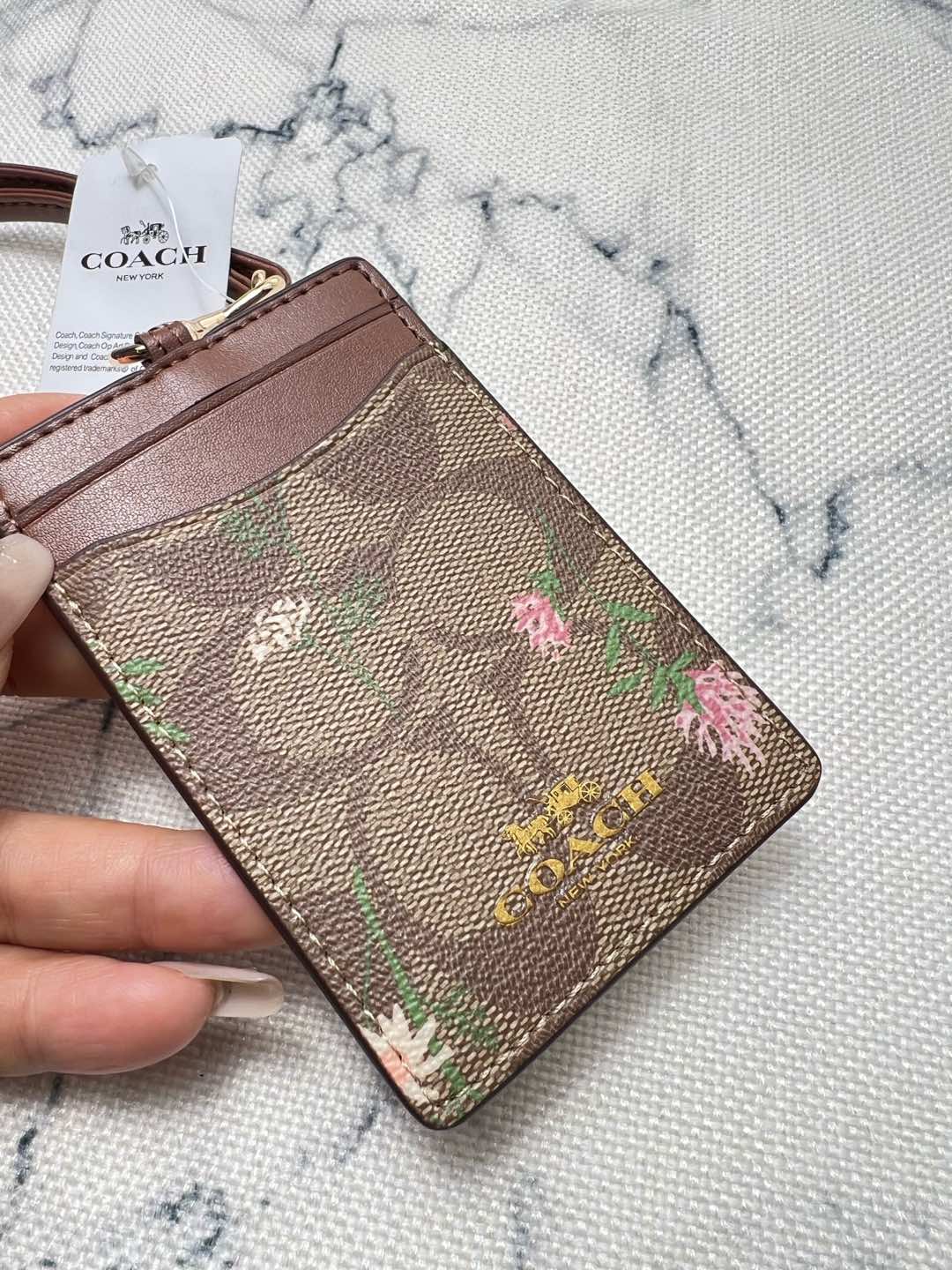 Coach ～coach c8375 工作牌 男女通用款 上班族 学生们的最爱 看细节内里是皮的